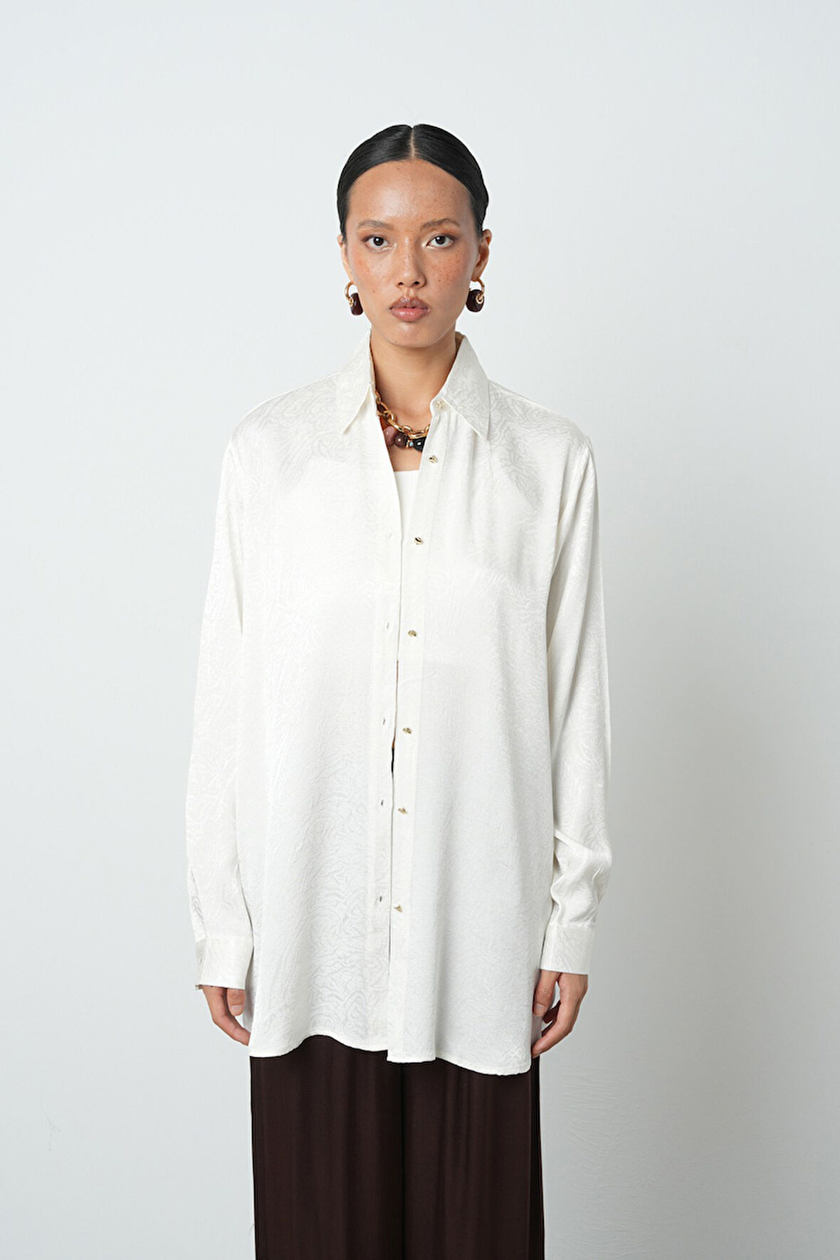 Kadın Ekru Renk Karışık Desenli Oversize Kesim Gömlek