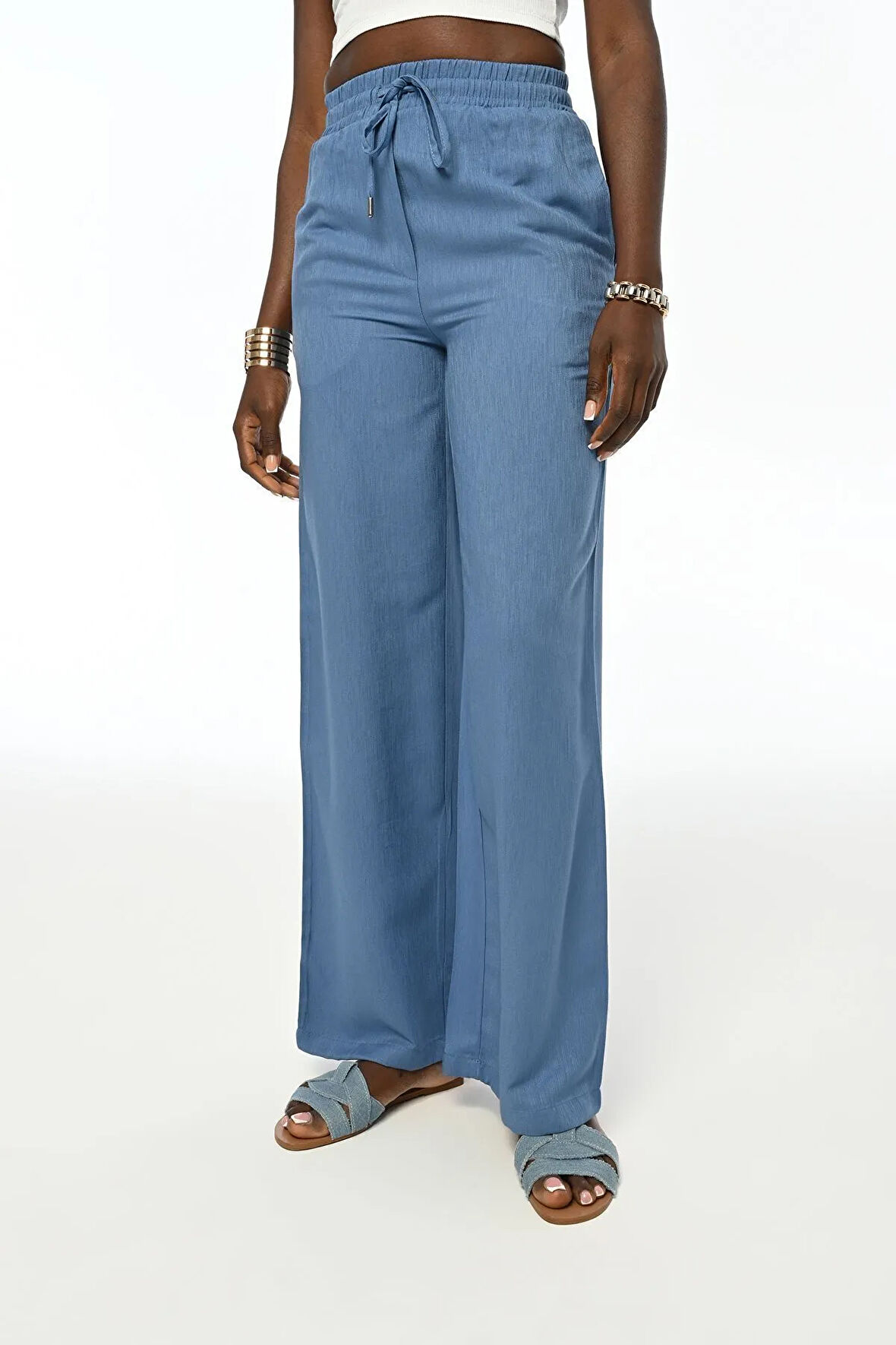 BELİ LASATİKLİ RAHAT KALIP BOL PAÇA PANTOLON