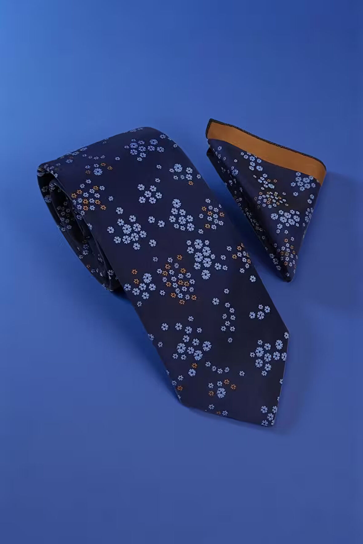 Çiçekli Lacivert Kravat & Mendil