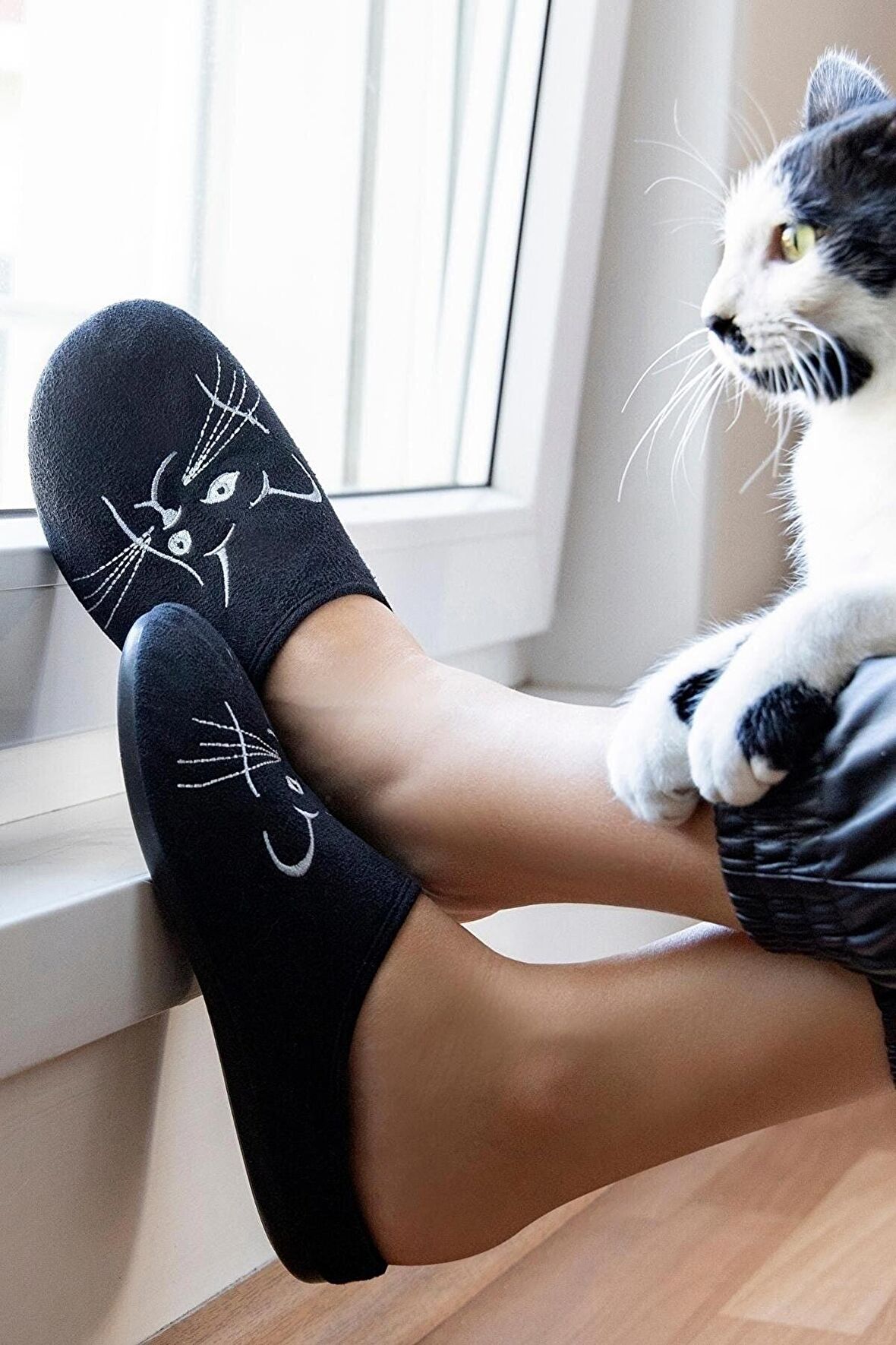 Doris Anatomik Taban Kapalı Kadın Ev Terliği Kedili