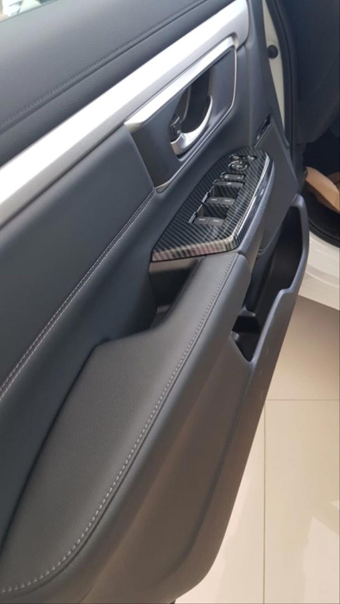 Honda Cr-V 2018-2021 Kapı Kolçak Kaplama Karbon