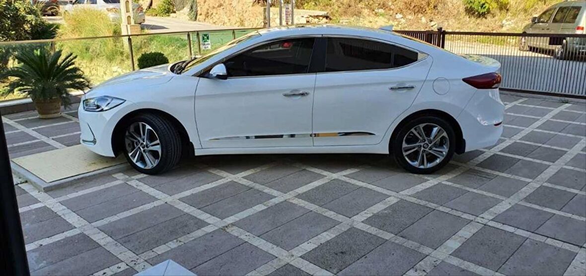 Hyundaı Elantra 2016-2018 Cam Çıtası Nikelaj 10 Parça