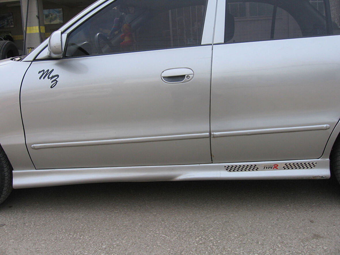 Hyundai Accent Uyumlu Marşpiyel 2 Parça Fiber 2003-2005