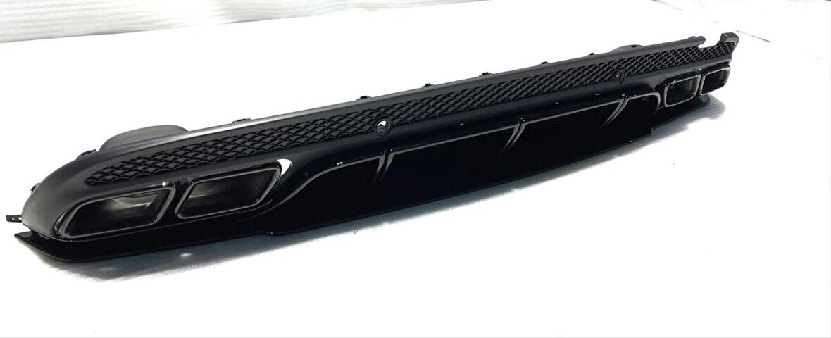 Mercedes W205 C63 Edıtıon 1 Dıfüzör & Egzoz Setı Pıano Black (Amg Sedan)  (Sıyah Egzoz Ile)