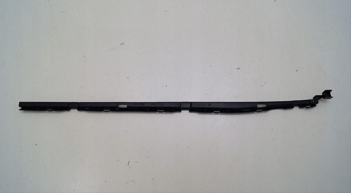 X156 Gla Serisi 2014+  Marşpiyel Braketi - Sağ Arka - 1566980414