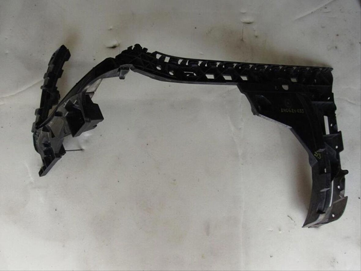 W213 E Serisi 2016+ Amg Arka Tampon İç Braketi - 2138850263