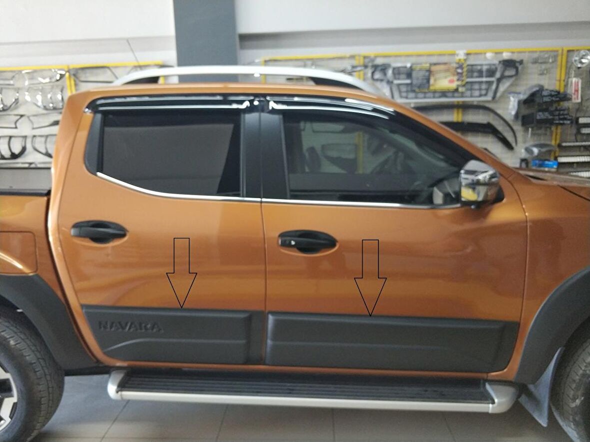 Nissan Navara Gövde Kaplama Yan Kapı Koruma 2012 /2019