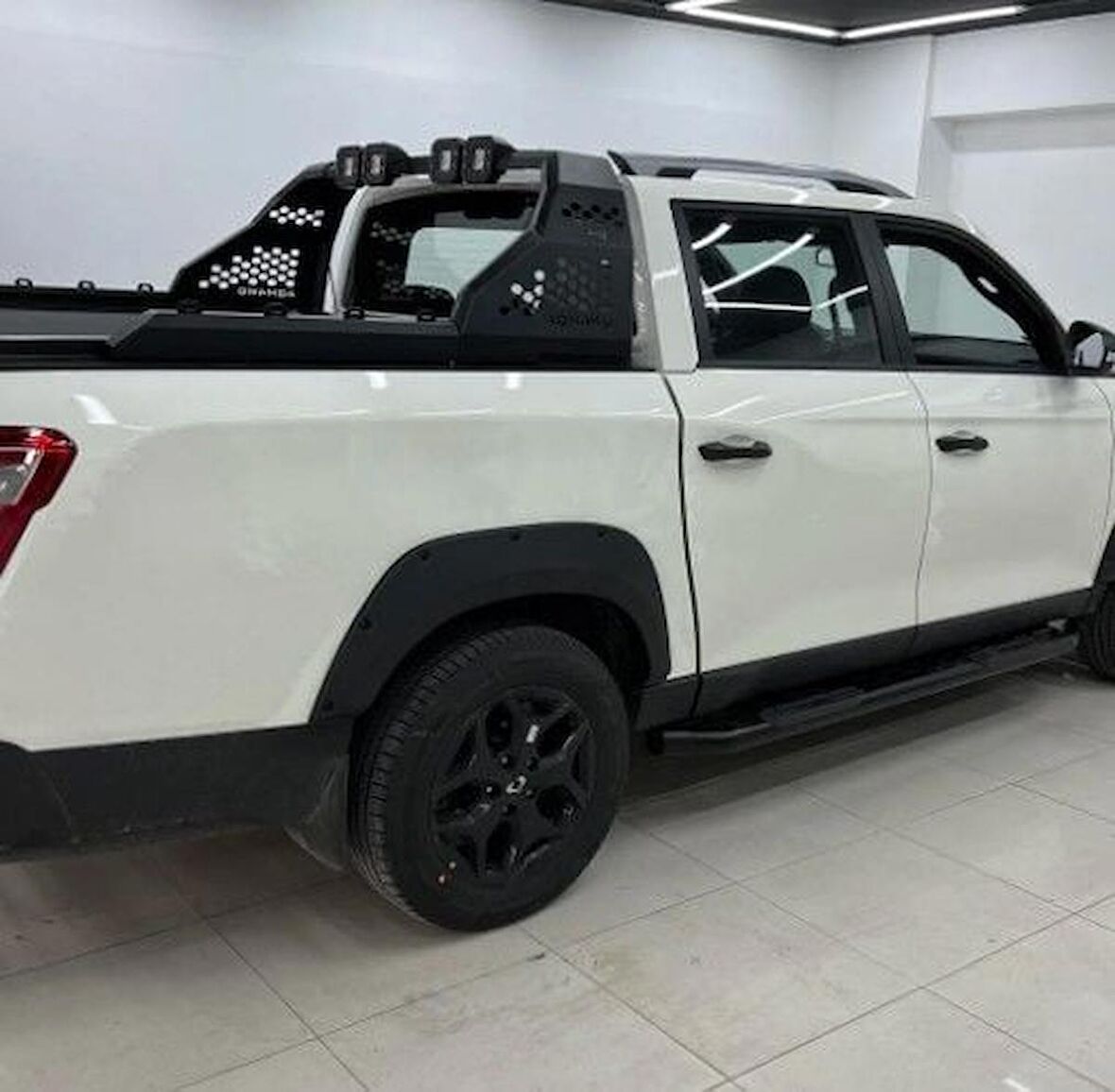 SSANGYONG MUSSO GRAND IŞIKLI ROLLBAR (AQM- X11)