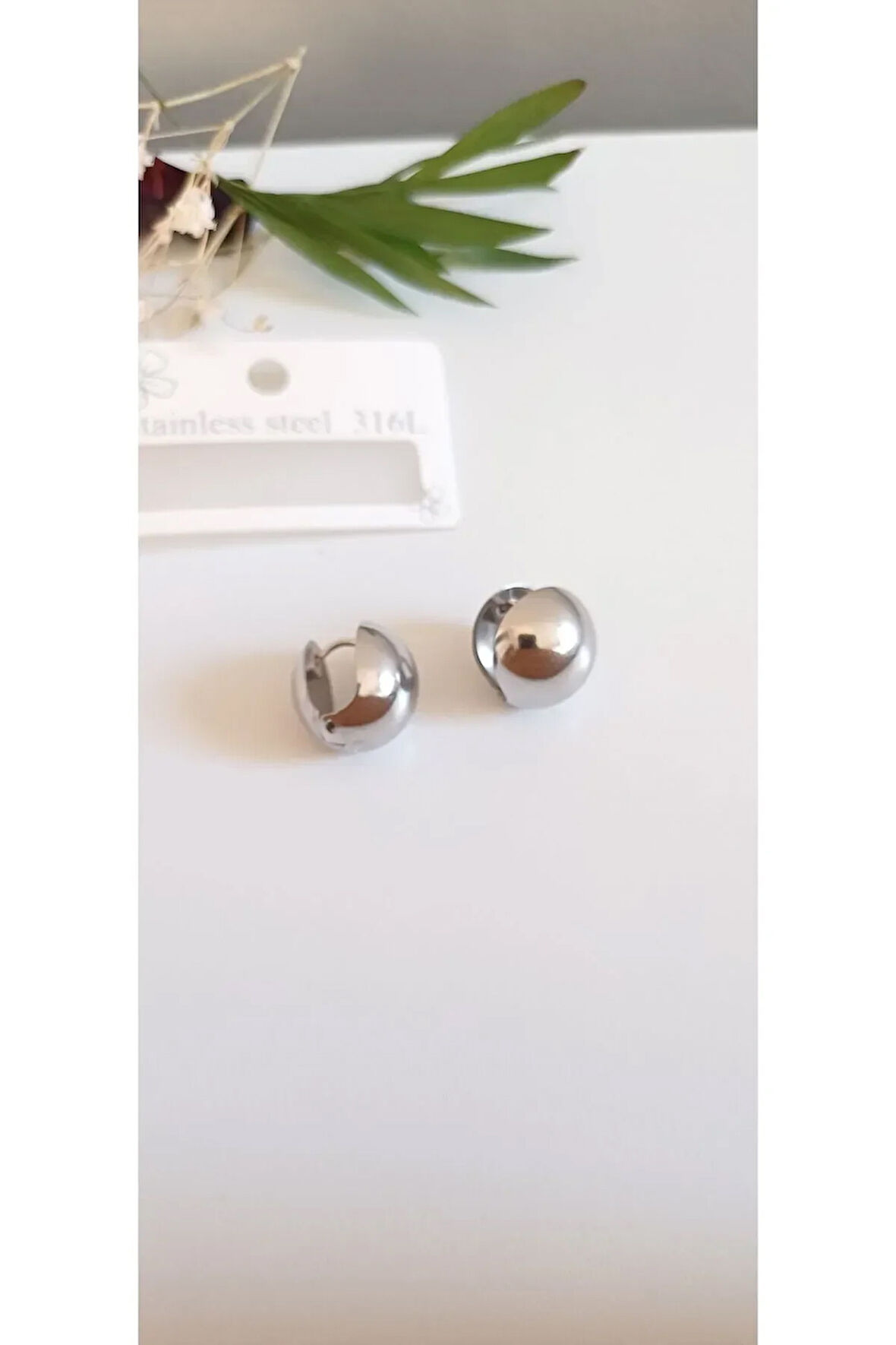 ÇELİK KÜPE KADIN 316L 2 Lİ ZARİF MİNİ  DETAYLI KIKIRDAK RENK ATMAZ GARANTİLİ