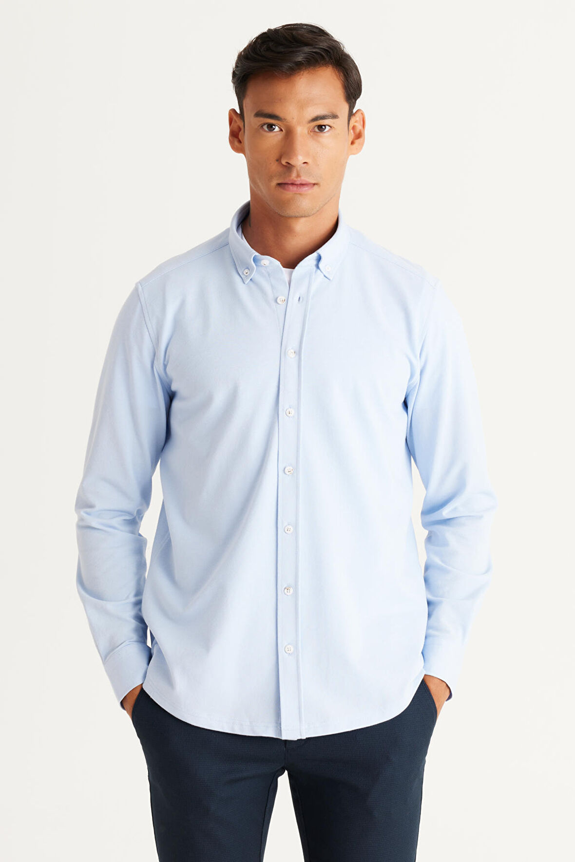 Erkek Açık Mavi Slim Fit Dar Kesim Düğmeli Yaka Pike Desenli Örme Gömlek