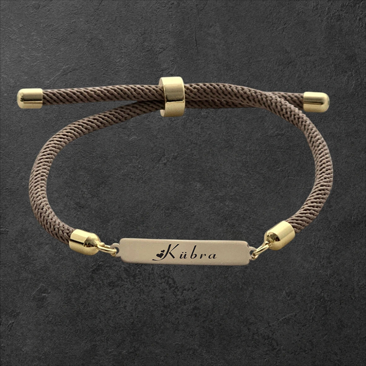 Kübra Yazılı 14 Ayar Altın Plakalı Örgülü Dikdörtgen Motifli Hediye Bileklik-330isim-kahverengi