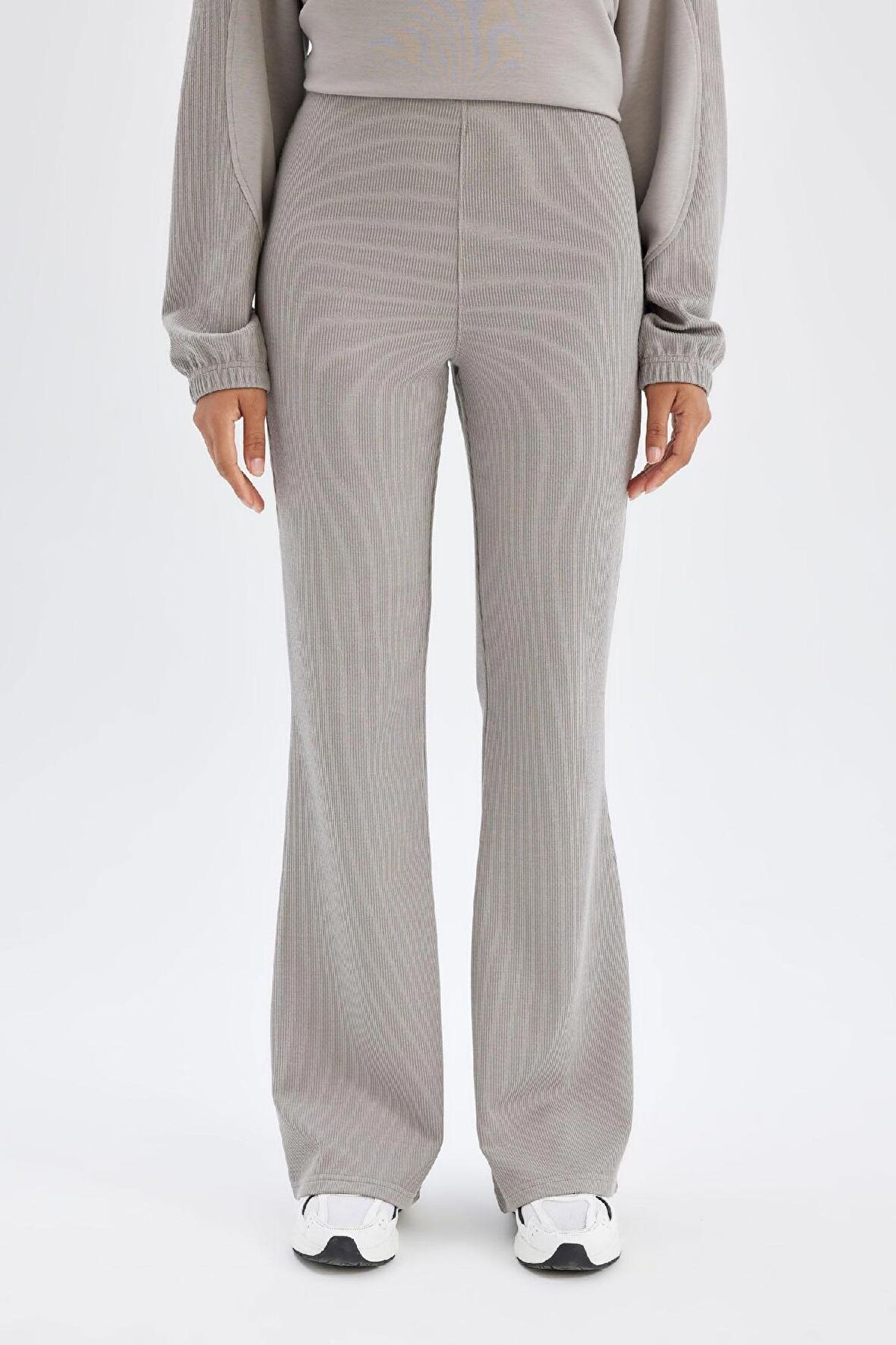 DeFactoFit Flare Fit İspanyol Paça Standart Boy Modal Sporcu Pantolon D0389AX24AUGR317