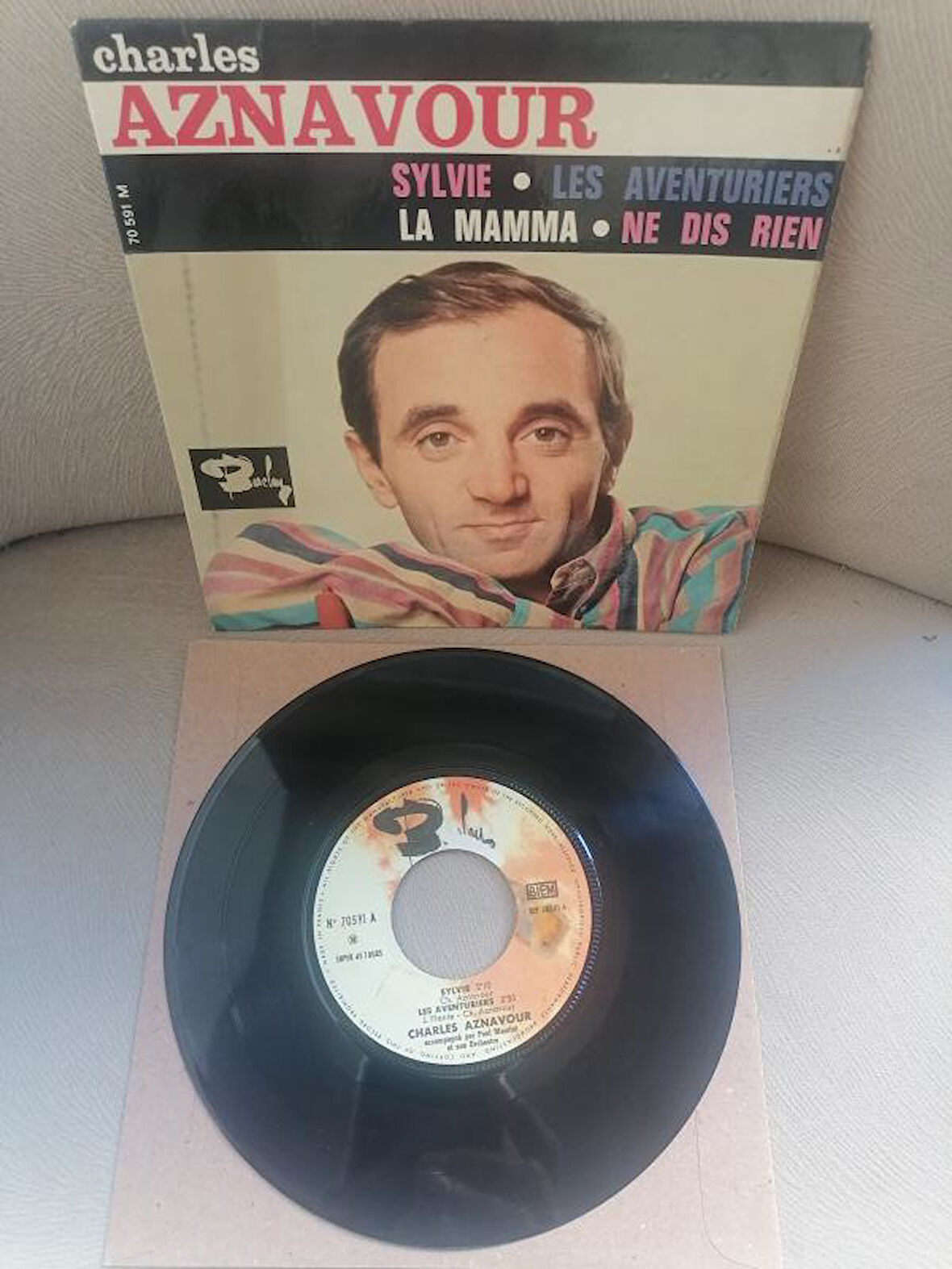 CHARLES AZNAVOUR - SYLVIE - 1963 Fransa Basım EP(EXTENDED PLAY) 4 Parça İçerir 45 lik EP Plak