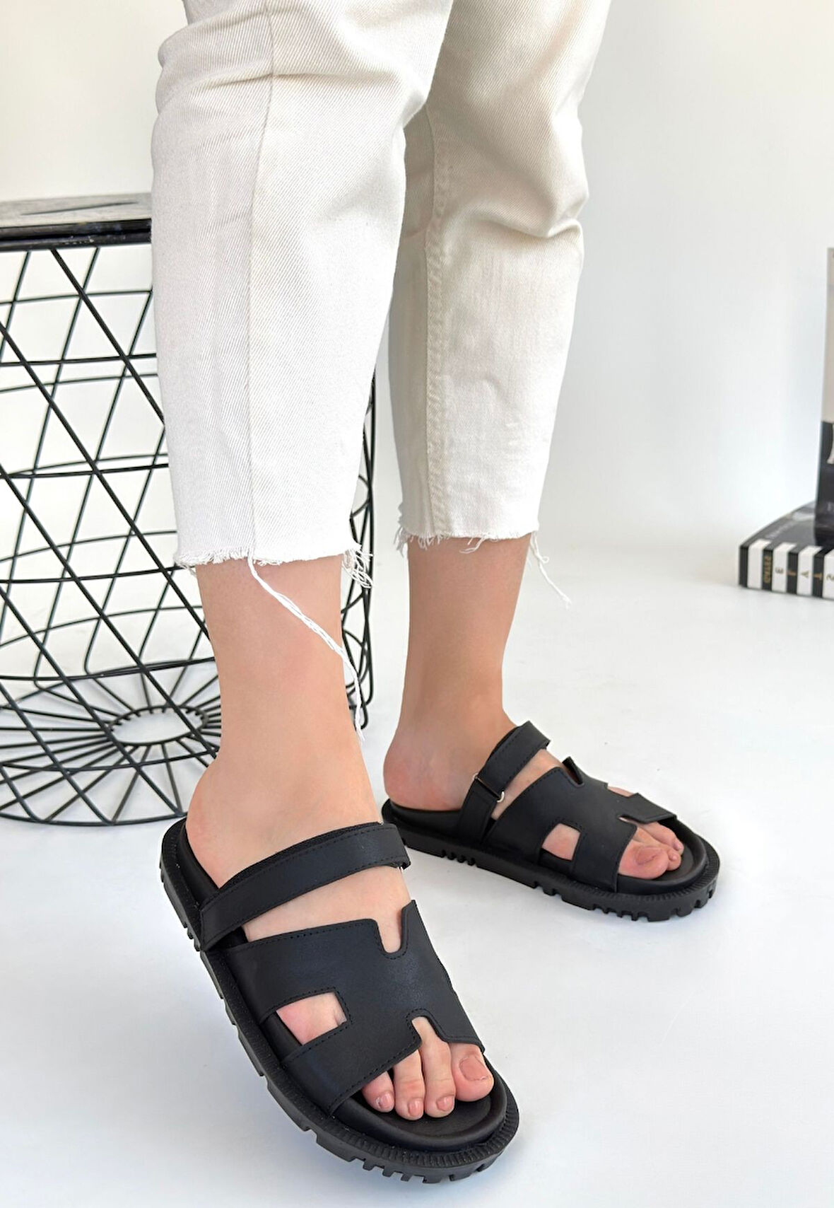 Kemerli Terlik Nubuk Siyah Topuk Boyu 1 Cm