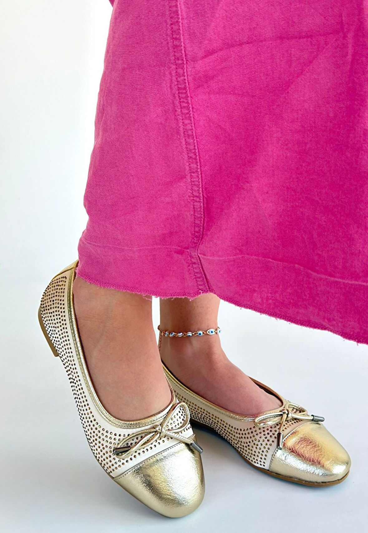 Fiyonklu Babet Ayakkabı Cilt Gold Topuk Boyu 1 Cm