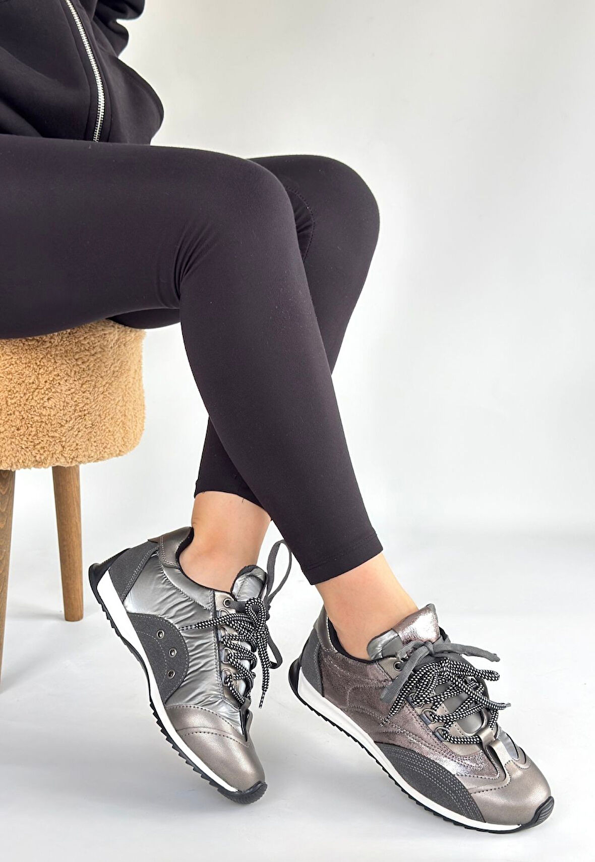 Paraşüt Detaylı Ortopedik Özel Üretim Bağcıklı Spor Ayakkabı Cilt Platin Topuk Boyu 1 Cm