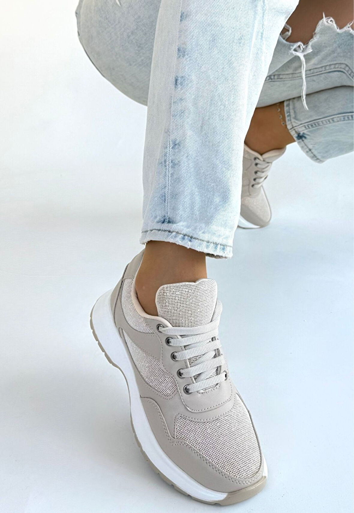 Ortopedik Bağcıklı Spor Ayakkabı Cilt Bej Topuk Boyu 3 Cm