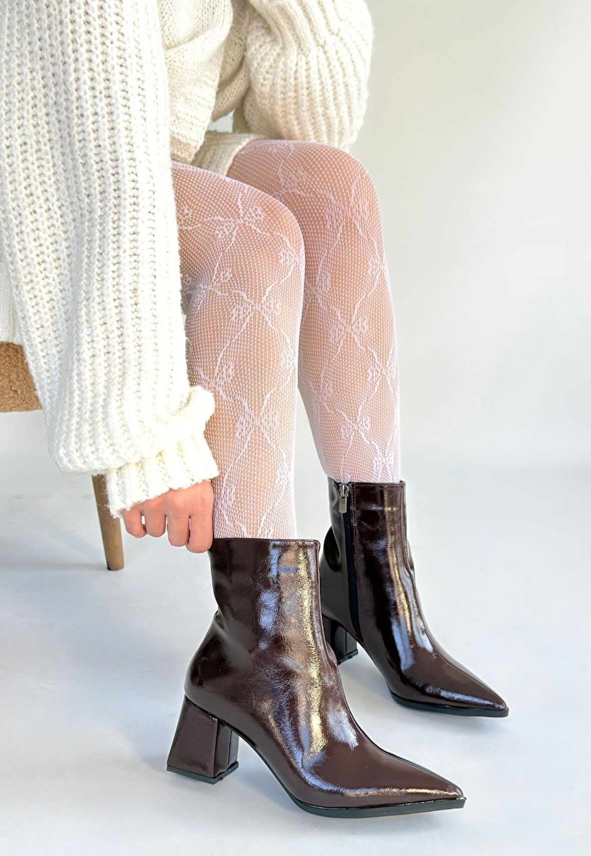 Sivri Burun Yandan Fermuarlı Topuklu Bot Kahverengi Topuk Boyu 6 Cm