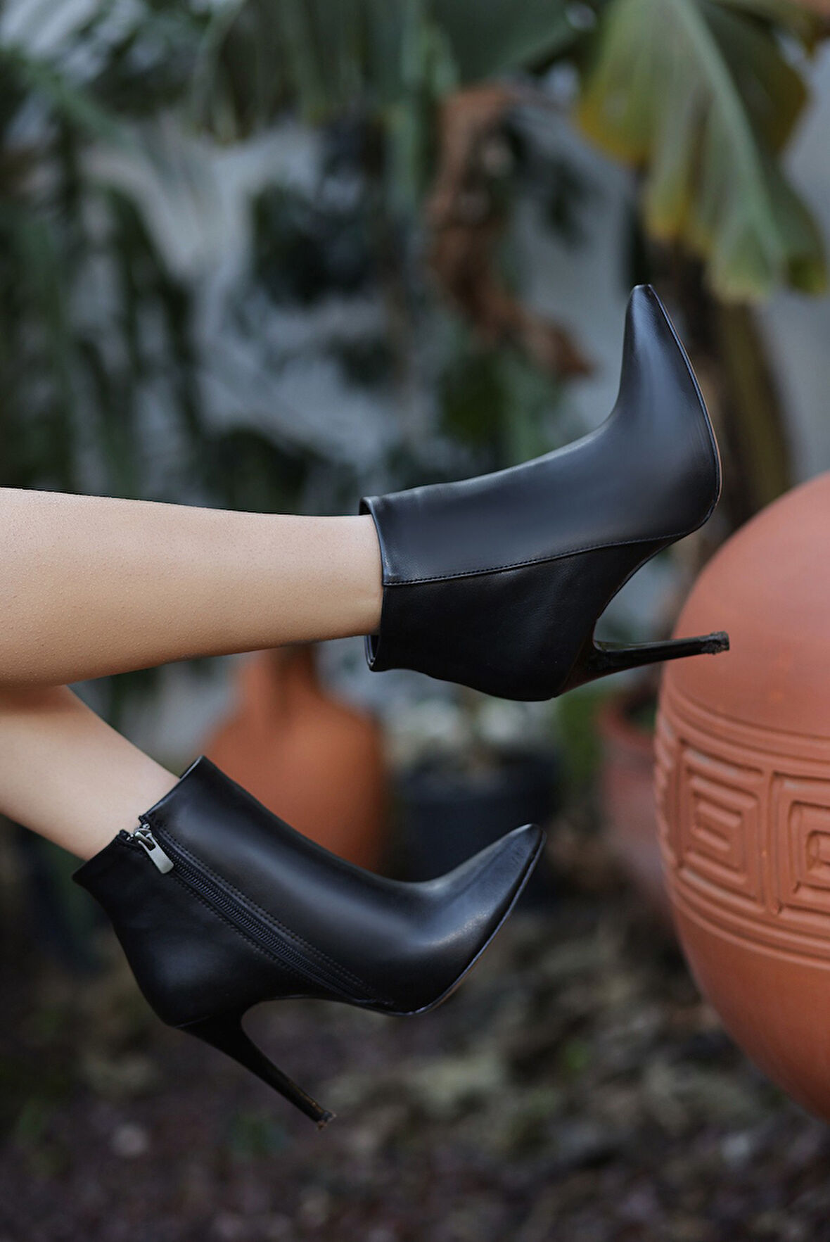 Topuklu Yandan Fermuarlı Bot Siyah Topuk Boyu 10 Cm