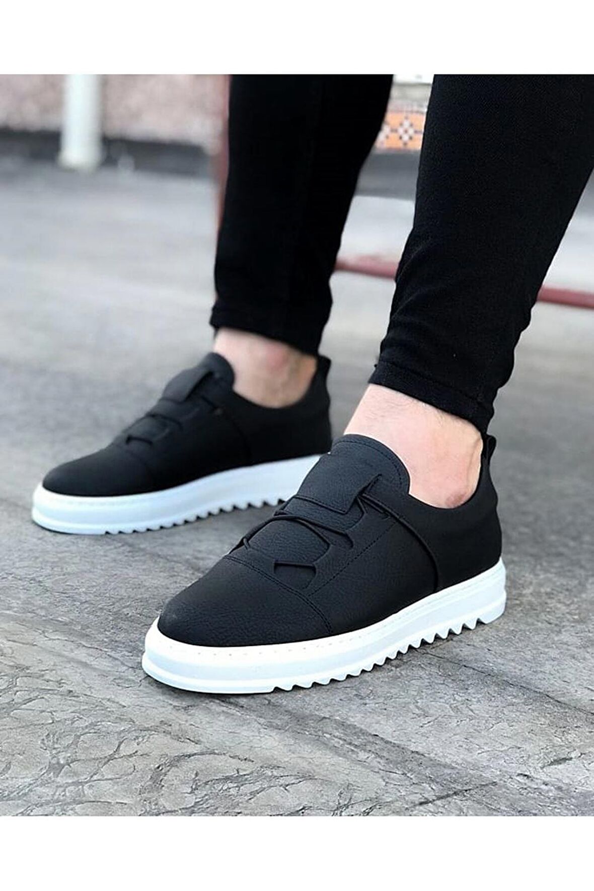 Beyaz Tabanlı Erkek Casual Ayakkabı Vegan Siyah Topuk Boyu 3 Cm
