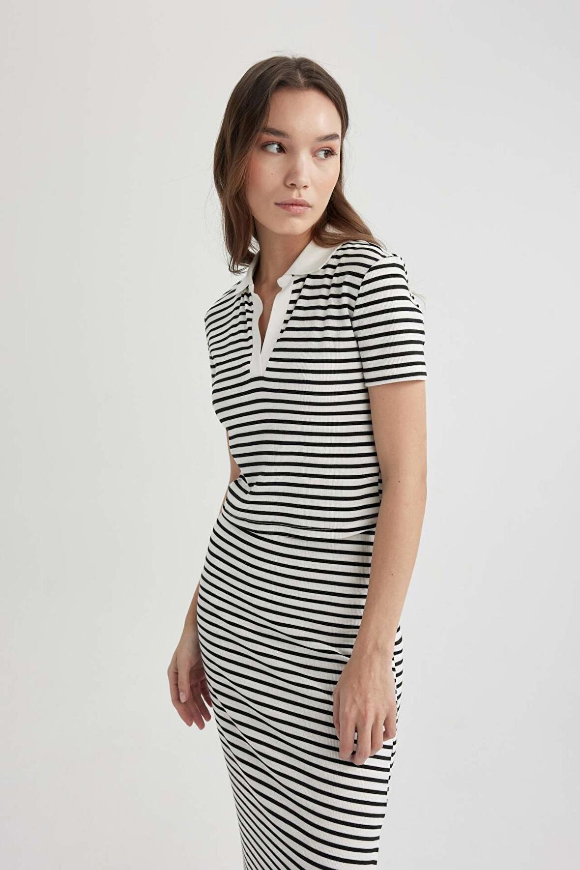DeFacto Fitted Çizgili Polo Yaka Kısa Kollu Tişört A0380AX24SMWT32