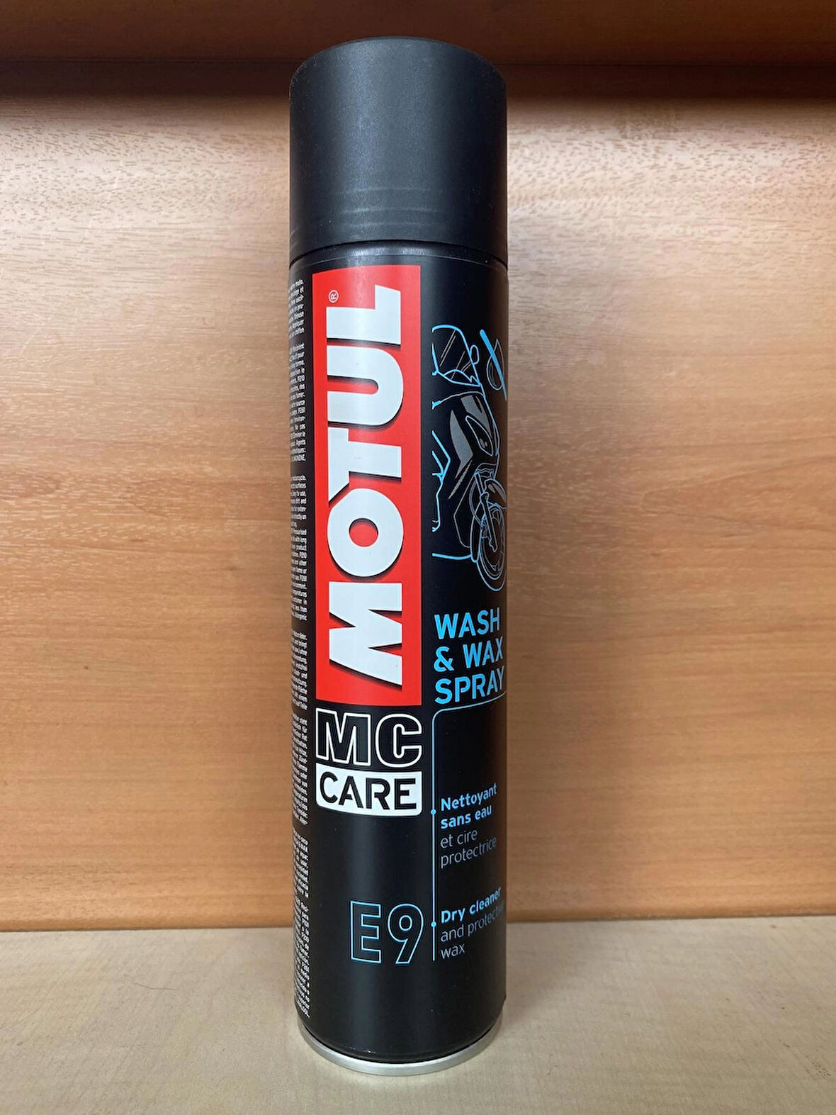 MOTUL MC CARE E9 WASH & WAX SPRAY 400 ML