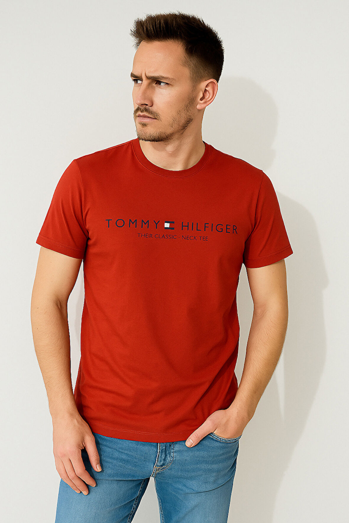 TOMMY HILFIGER EST BASKILI BİSİKLET YAKA PAMUK PENYE TSHİRT KIRMIZI