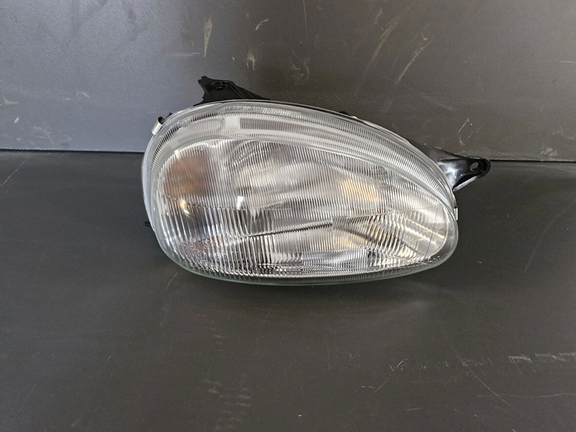 OPEL CORSA B SAĞ ÖN FAR MANUEL SIFIR 1993-2001