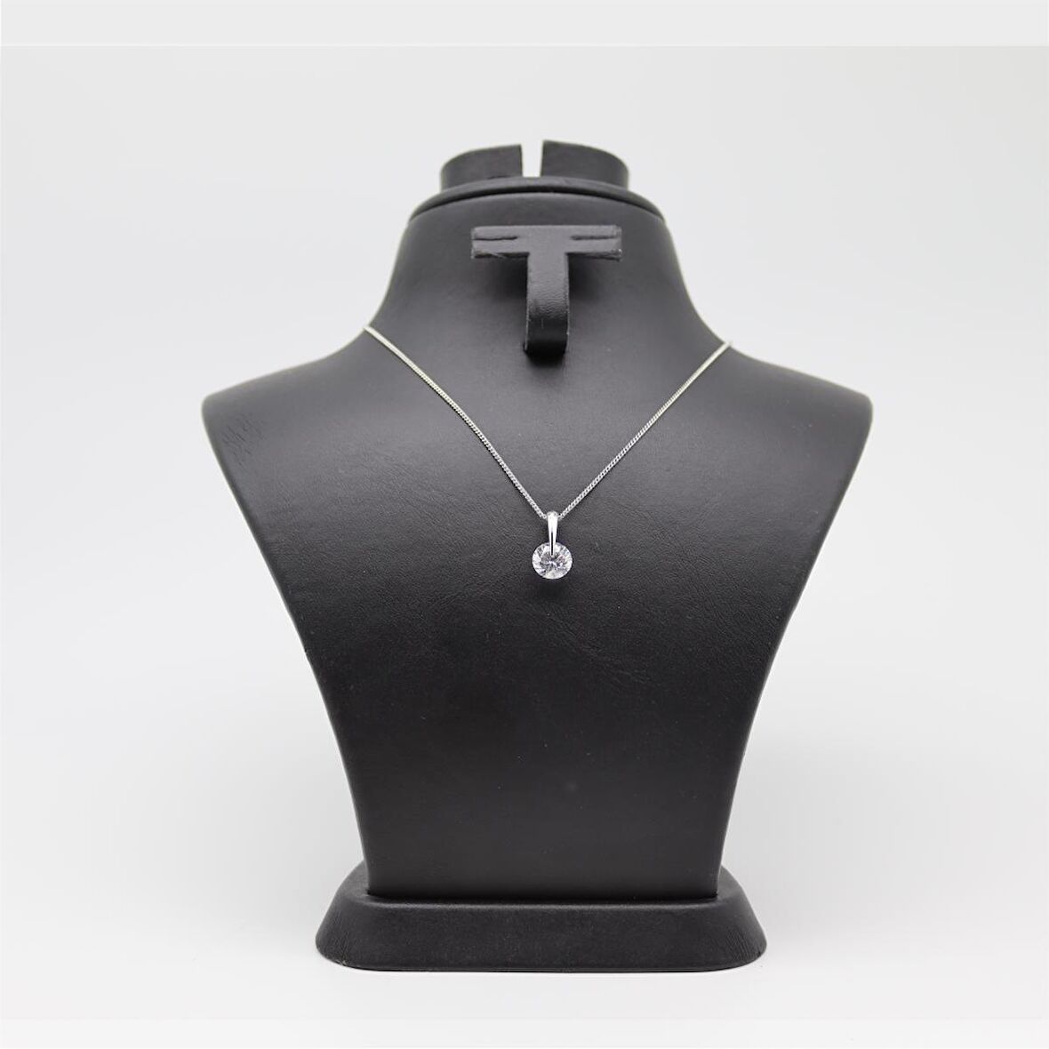 Yuvarlak Minimal Zirkon Taşlı Kolye Silver