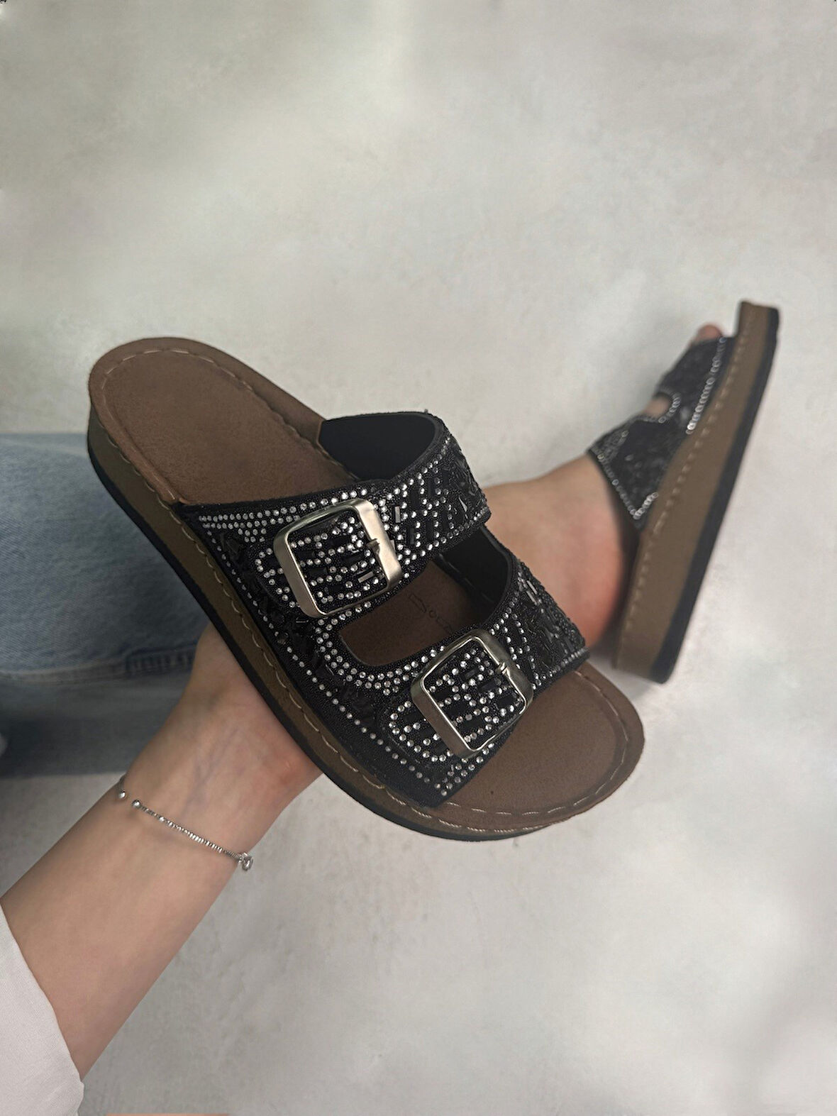 Günlük Kadın Terlik Çift Tokalı Taşlı Boncuk Detaylı Yumuşak Dikişli Ortopedik Mantar Taban 34155