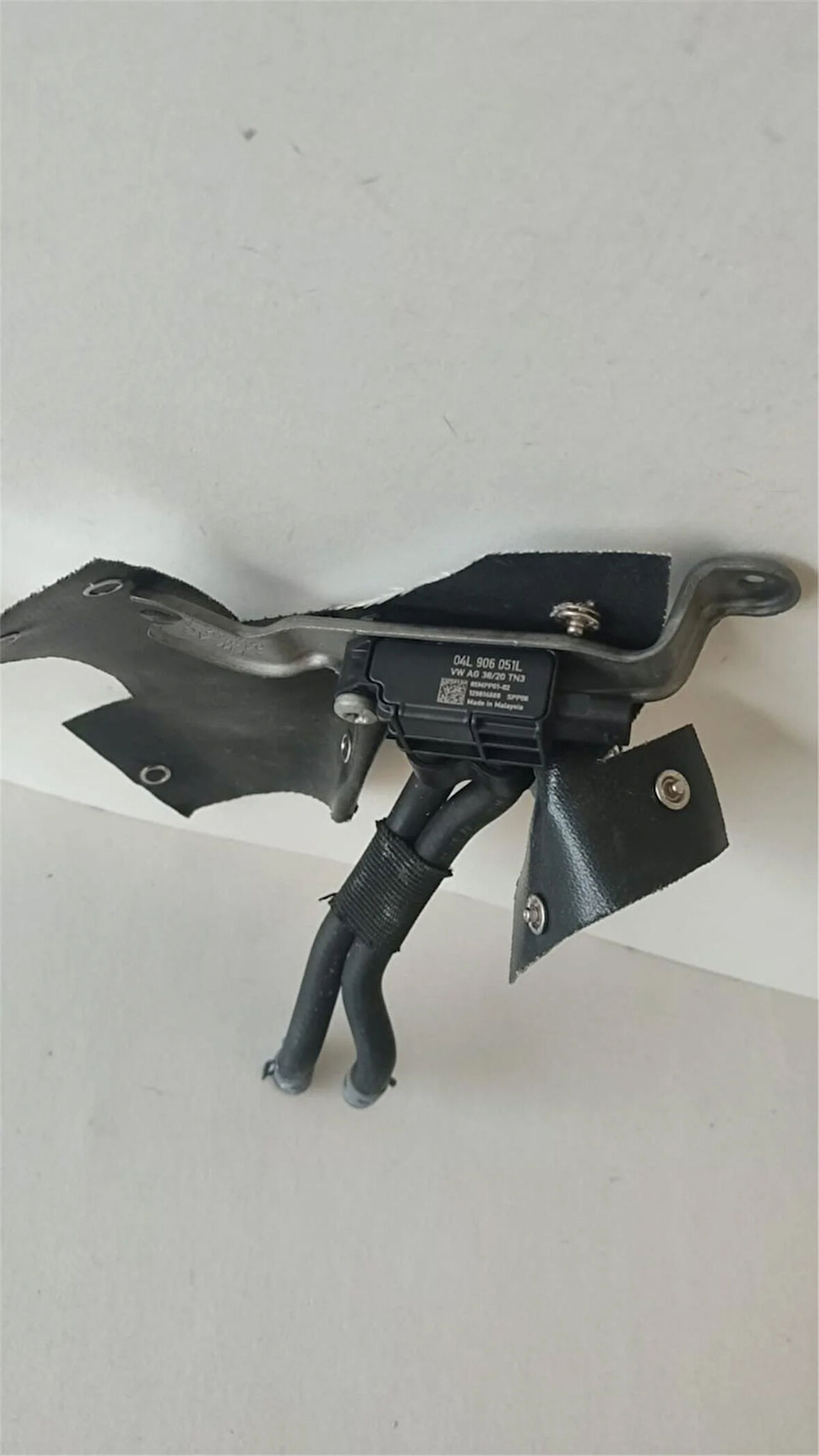 VW FARK BASINÇ SENSÖRÜ 04L906051L