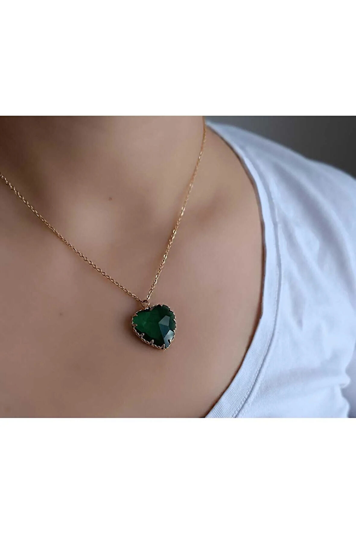 1.Sınıf Çelik Kararma Yapmaz Kalp Figürlü Yeşil Taşlı Kolye