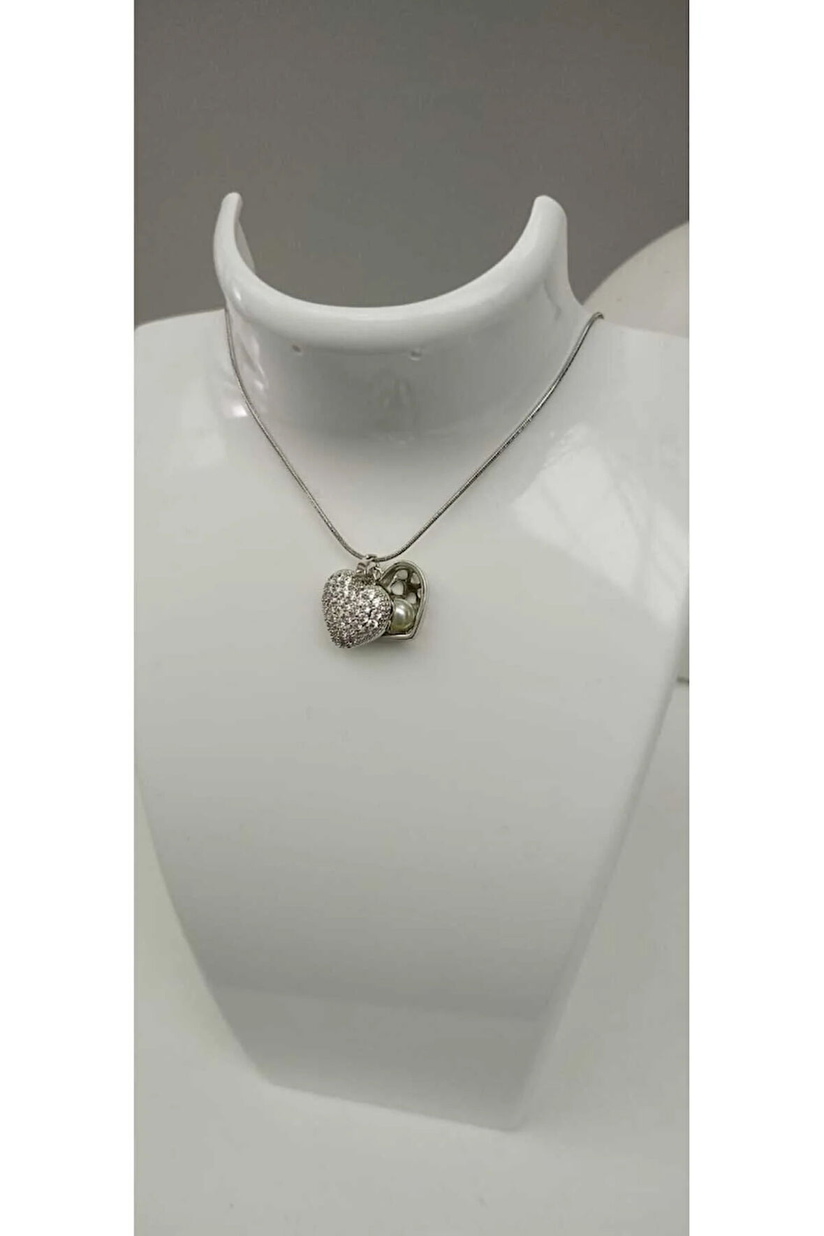 Çelik Kararmaz Silver Zirkon Taşlı Açılır İnci Detaylı Kalp Kolye