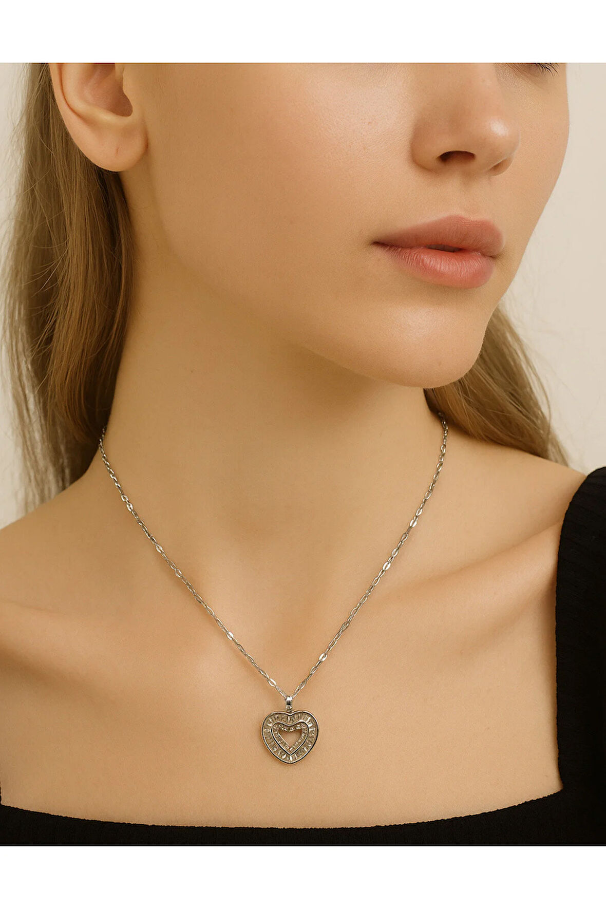 1.Sınıf Çelik Silver Taşlı Kalp Figürlü Kararma Yapmaz Kalp Figürlü Kolye