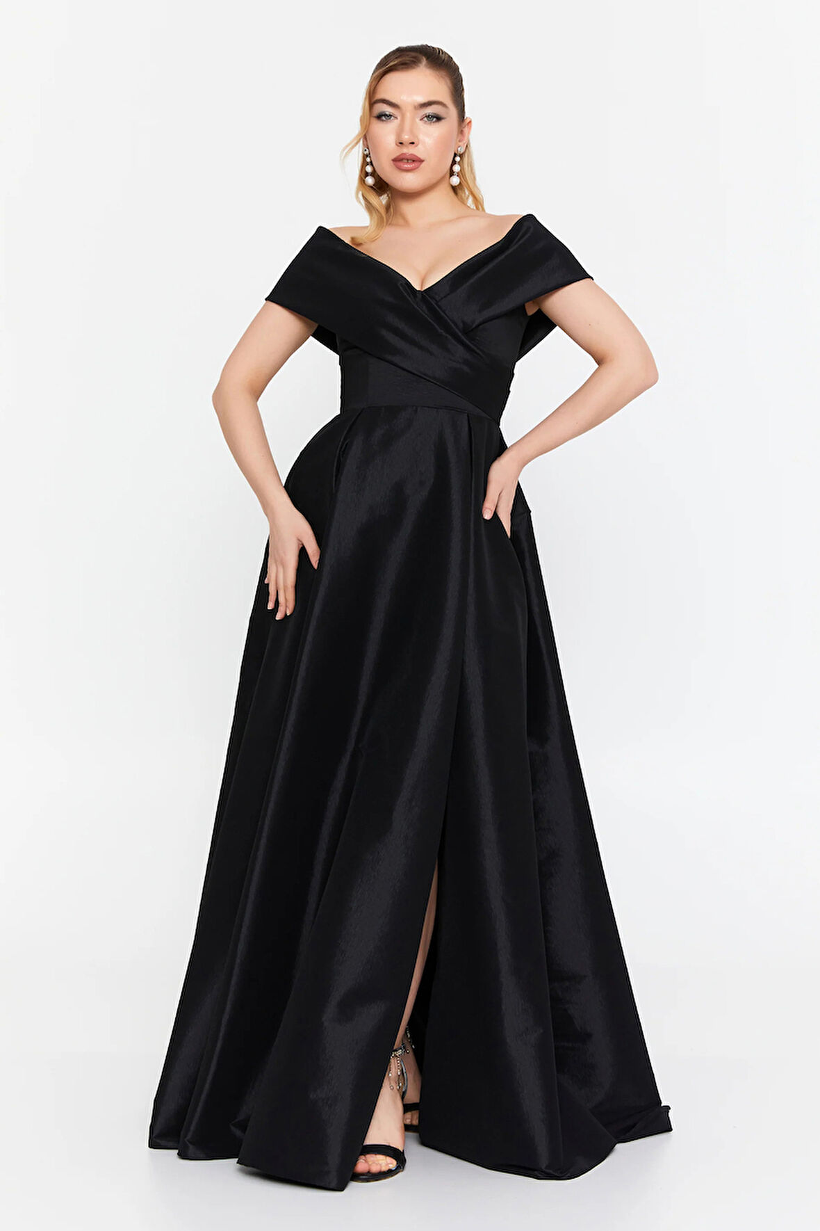 Şeref Vural Kadın Düşük Omuz Derin Yırtmaçlı Maxi Abiye Elbise 8363 Siyah