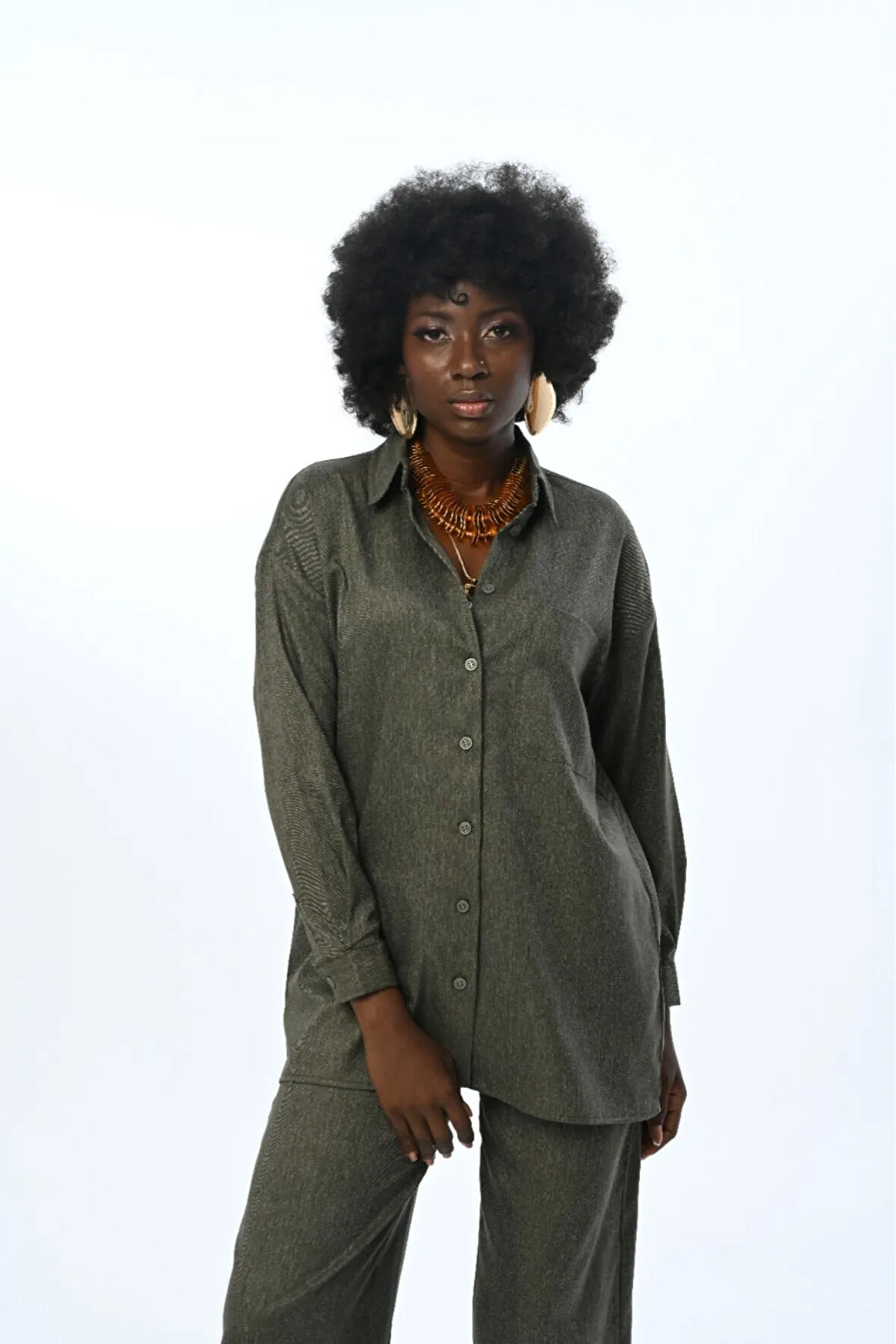 KADIN DÜZ RENK TEK CEPLİ GÖMLEK