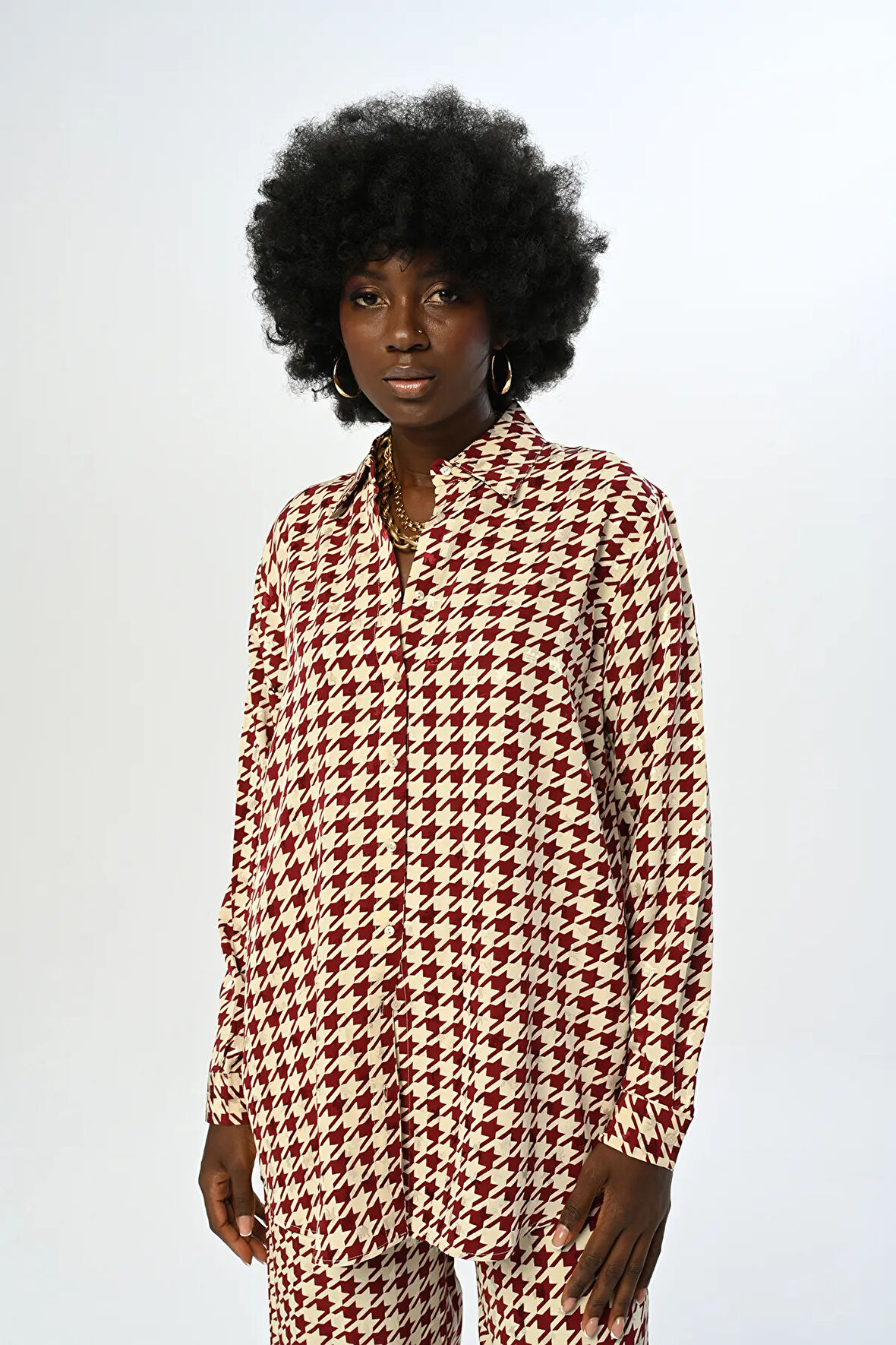 KADIN KAZAYAĞI DESENLİ OVERSİZE KESİM GÖMLEK