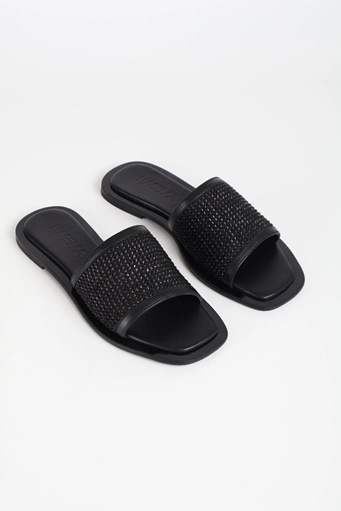 Haşema Kadın Hasır Detaylı Siyah Terlik 110-15