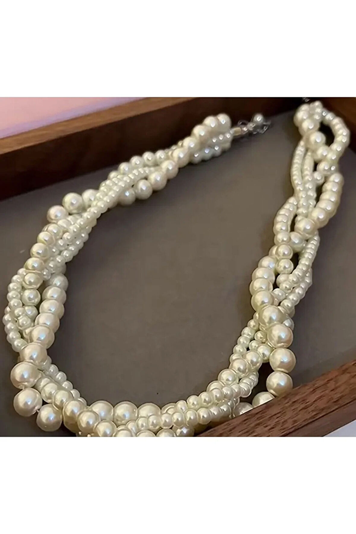 El Yapımı -İnci Parıltısıyla Şık Kolye Özel Tasarım