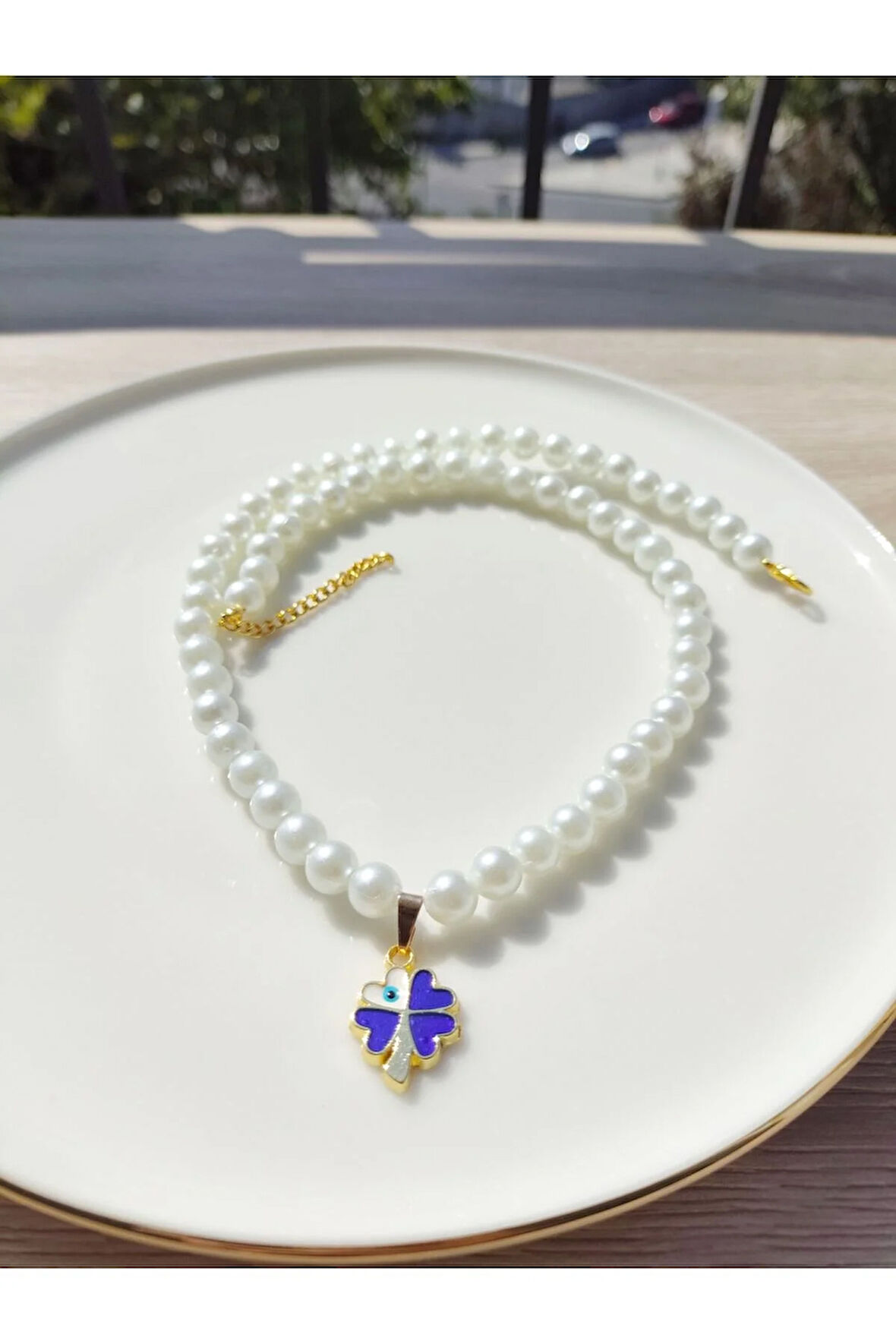 El Yapımı -İnci Parıltısıyla Yonca Gold Detaylı Kolye