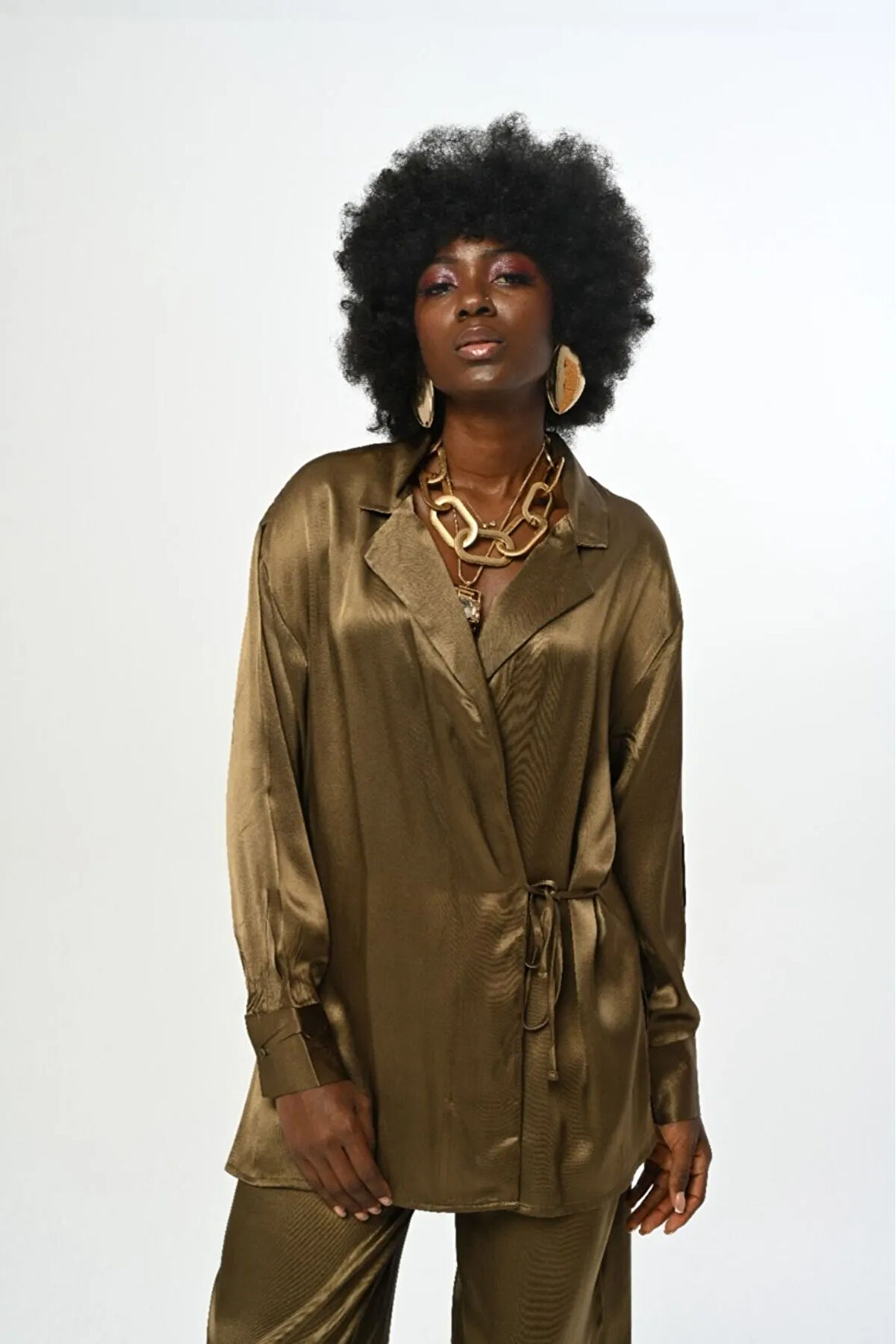 KADIN YANDAN BAĞLAMALI DÜZ RENK SATEN GÖMLEK