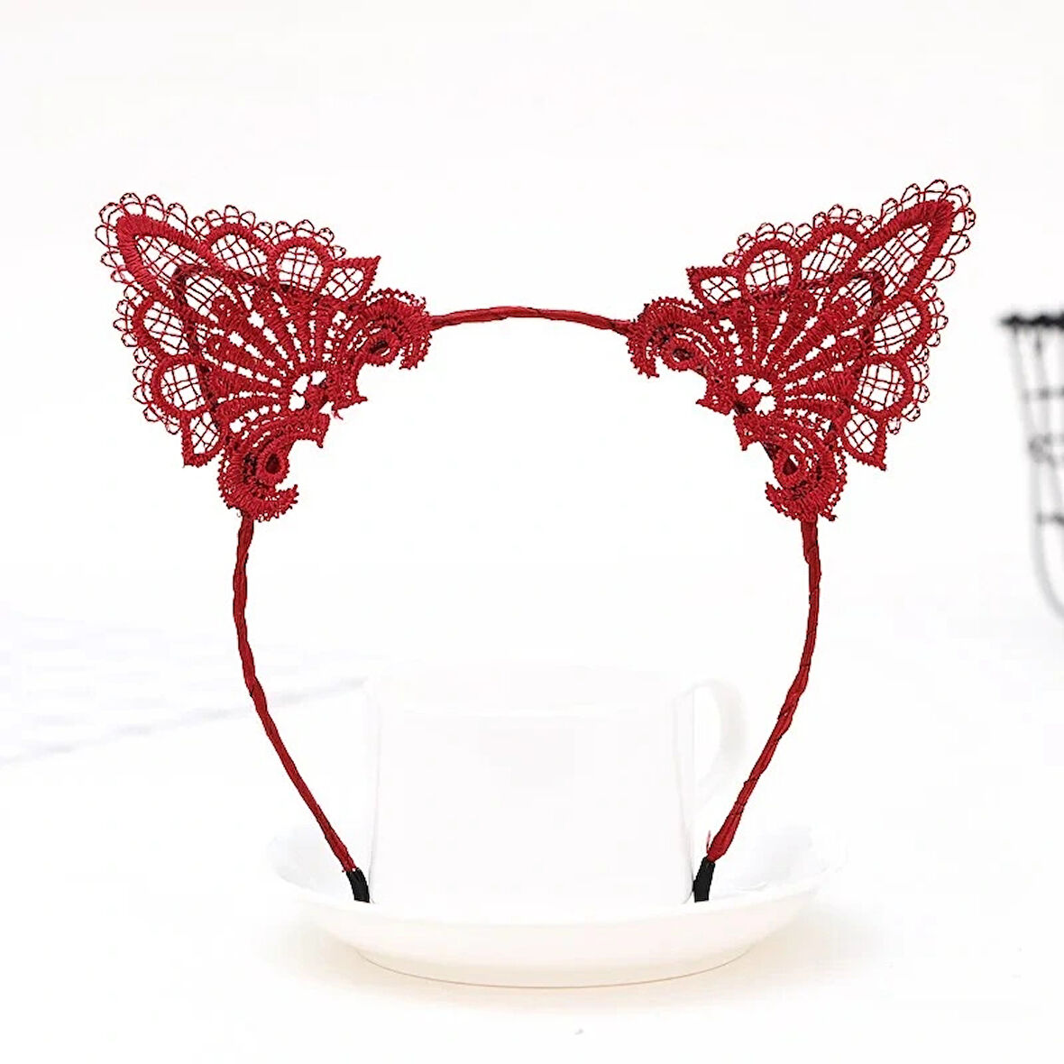 Nessiworld Dantelli Kırmızı Kedi Tacı - Vintage Tarz Dantel Kedi Kulak