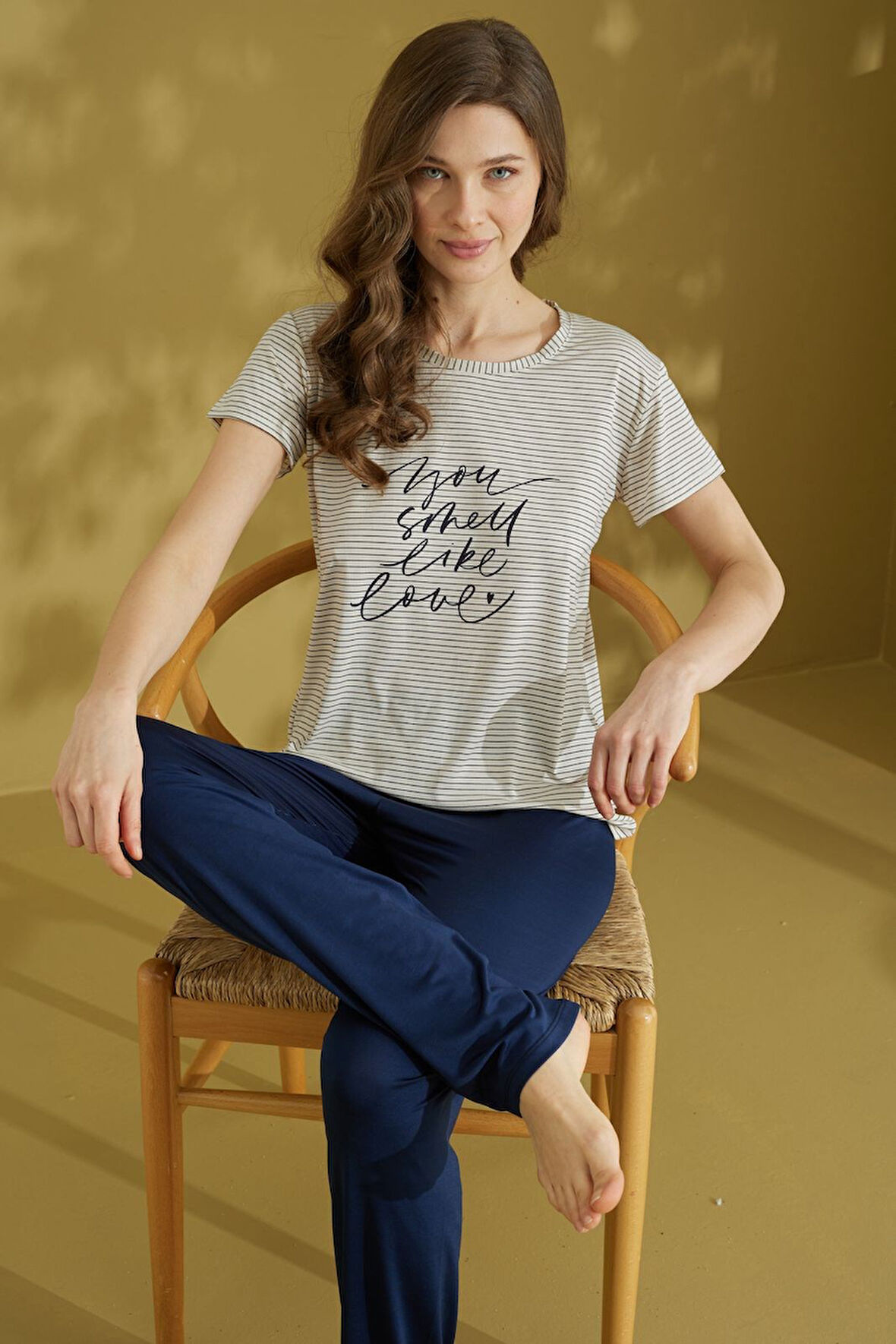 Kadın Desenli Bisiklet Yaka Düğmesiz Pamuklu Yazlık Kısa Kol Pijama Takımı