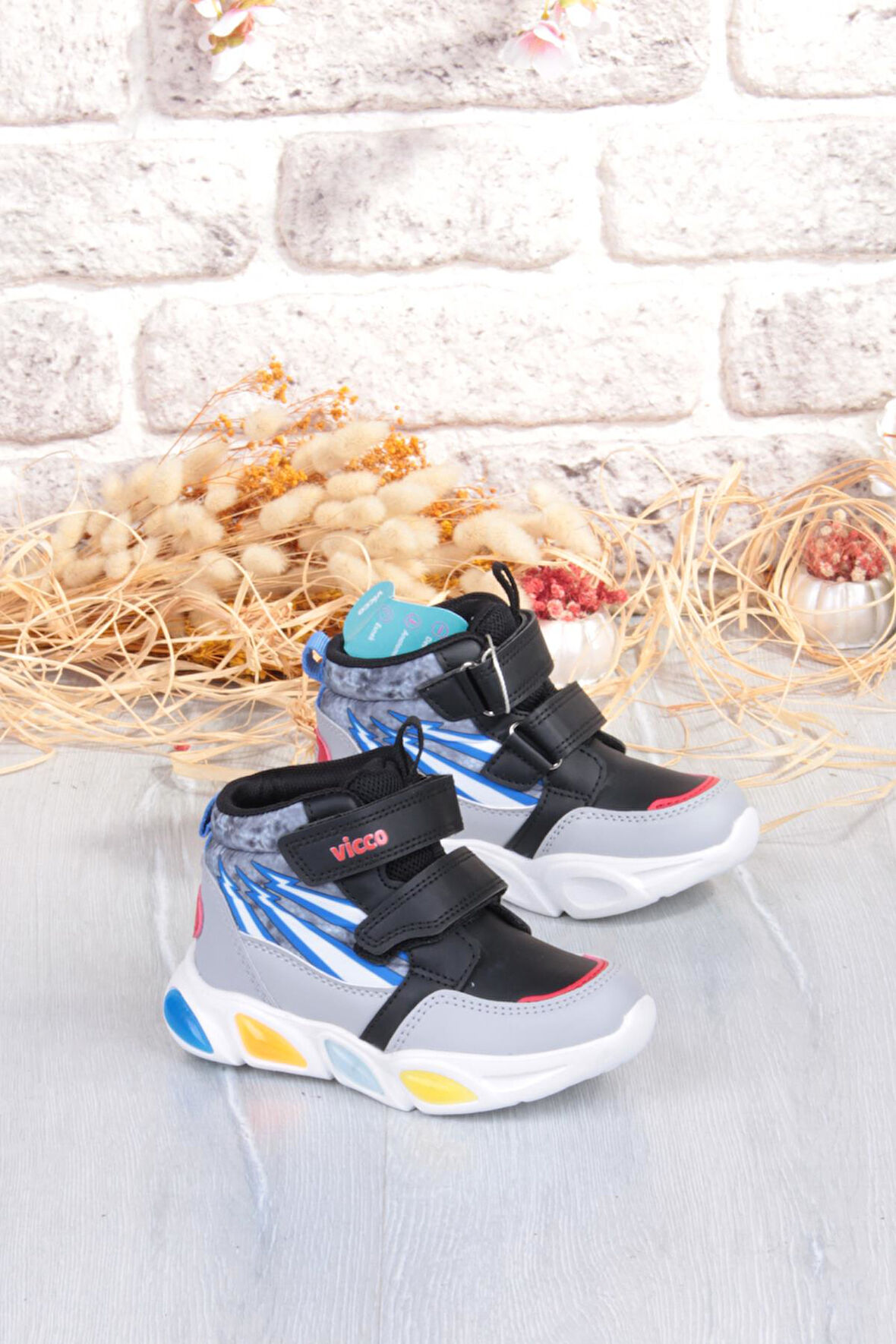 Vicco 946.B25K.420 David Siyah Rahat Hafif Işıklı Erkek Çocuk Bot