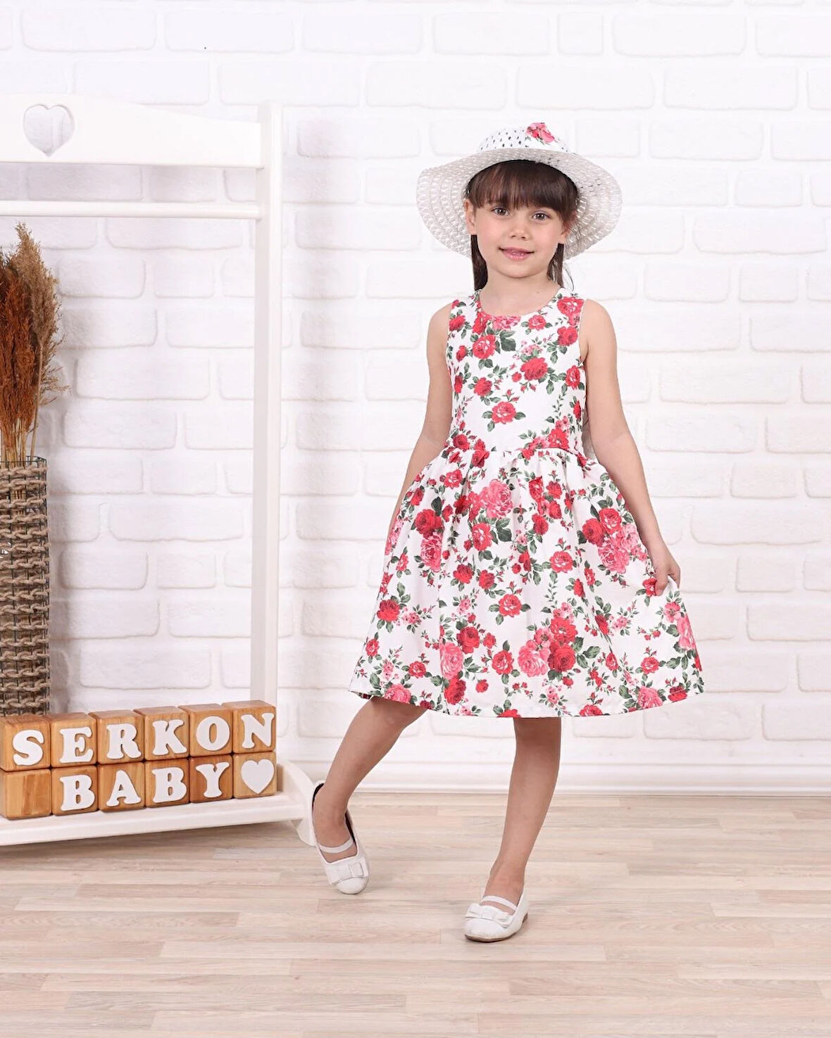 Serkon Kız Çocuk Hasır Şapkalı Güllü Elbise SER-0235