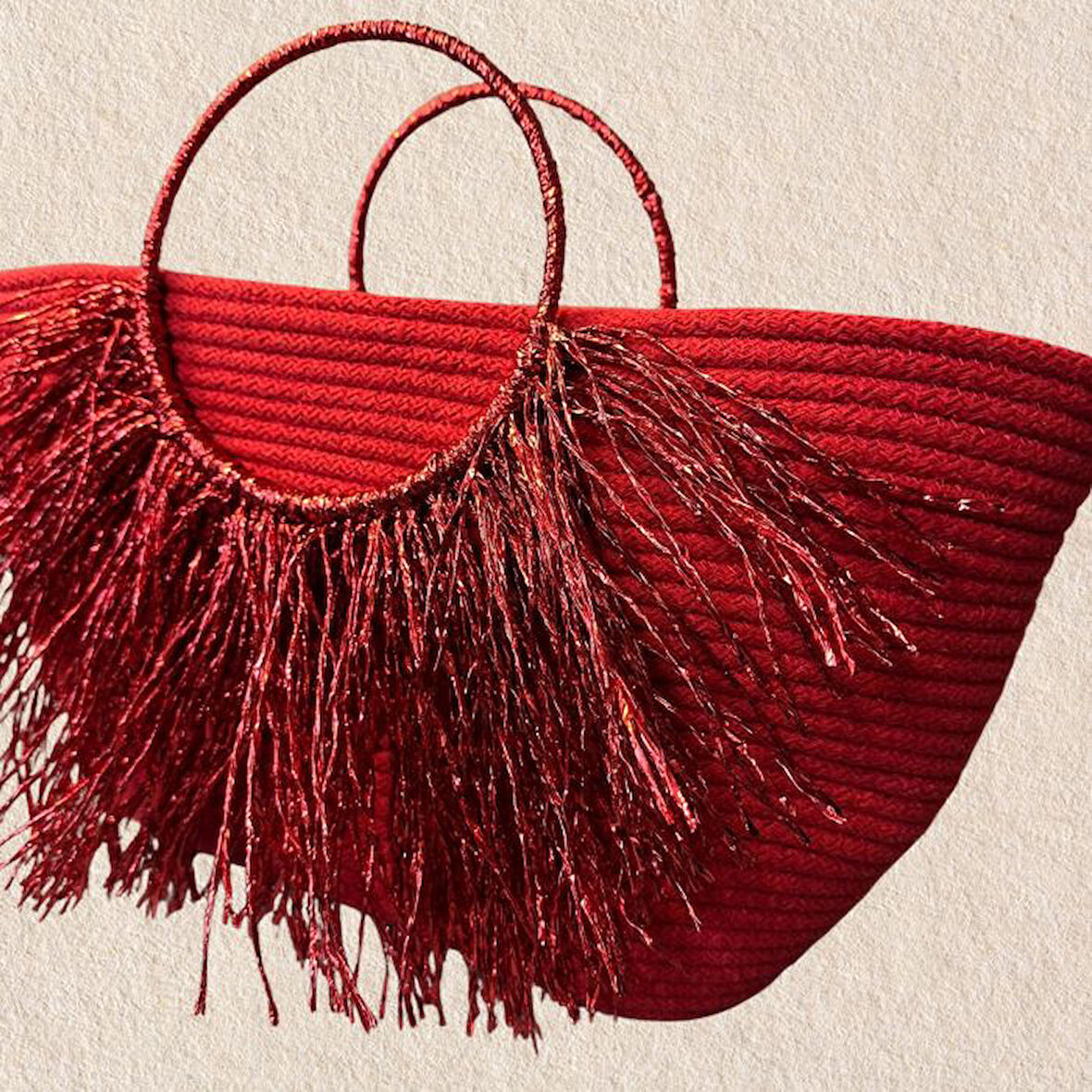 Uretti - Ayşe 4723 2151 El Yapımı Tress İp Yuvarlak Metalik İp Saplı Püskül Detaylı Plaj Çantası - Kırmızı