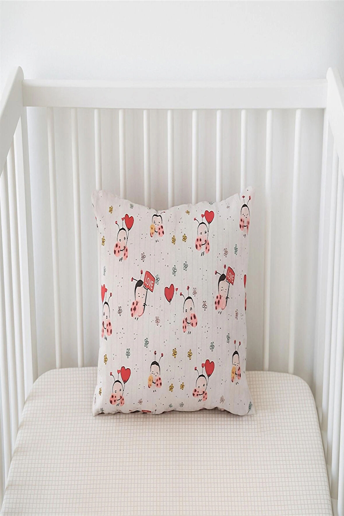 More Home Müslin Bebek Yastık Kılıfı Kapaklı 35X45 Uğur Böceği