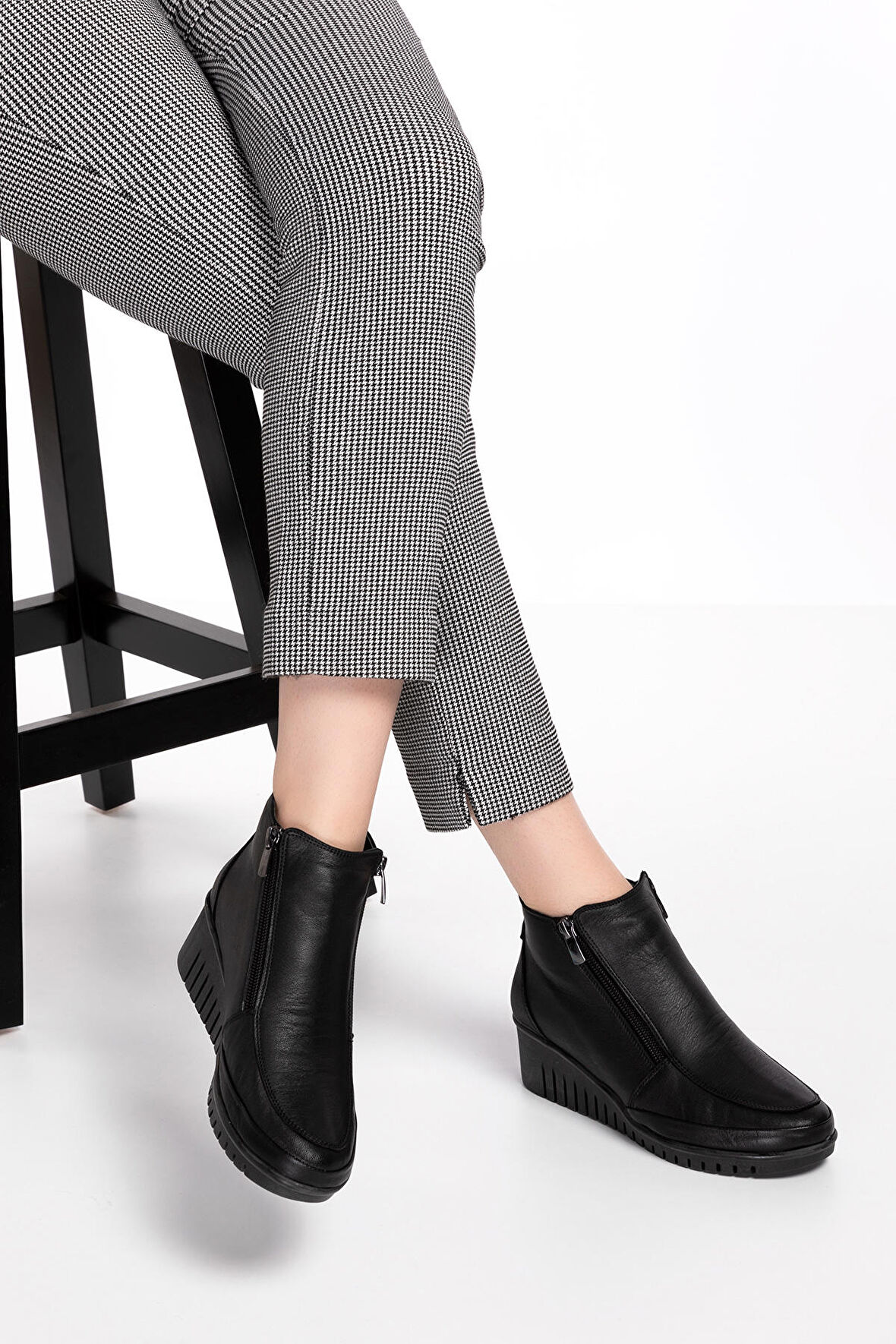 Gondol Kadın Hakiki Deri Çift Fermuarlı Kolay Giyim Bot esfa.2450