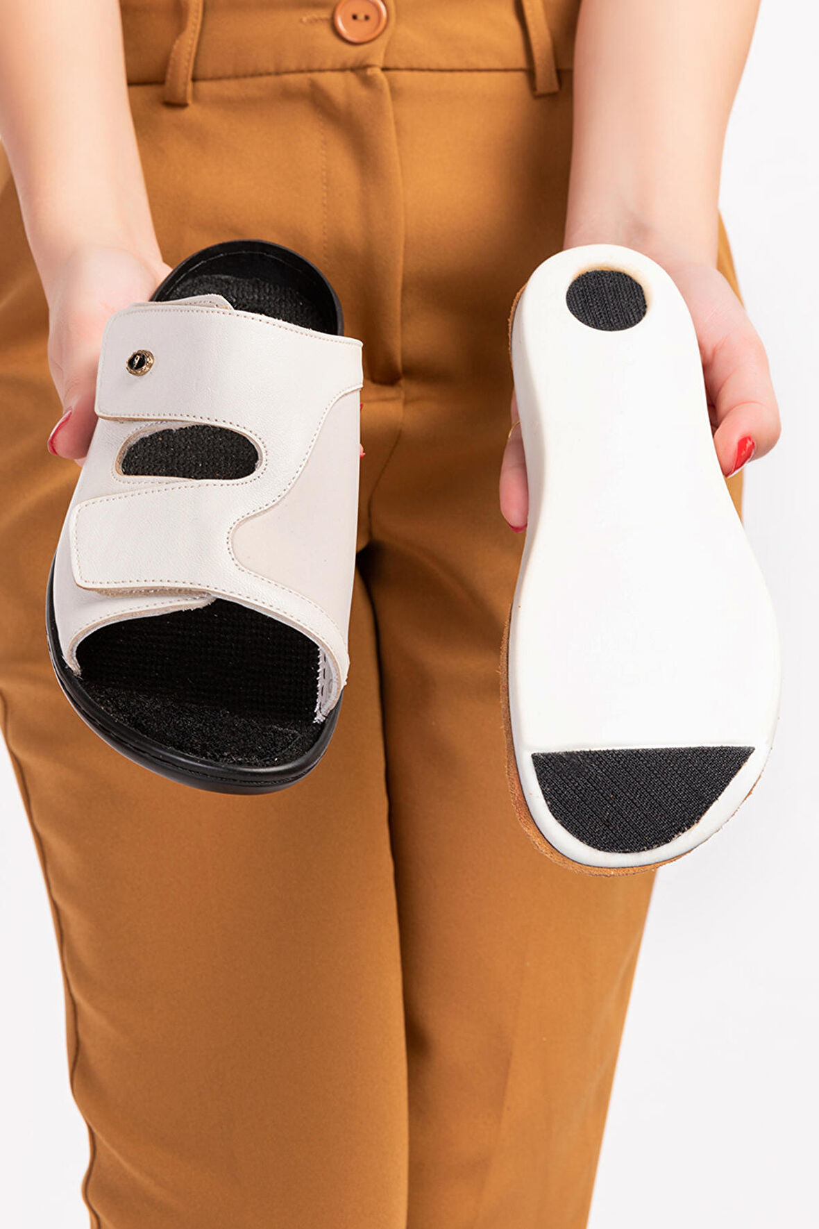 Gondol Kadın Hakiki Deri Kemik Çıkıntısına Özel Tabanı Çıkan Terlik Yprk.250