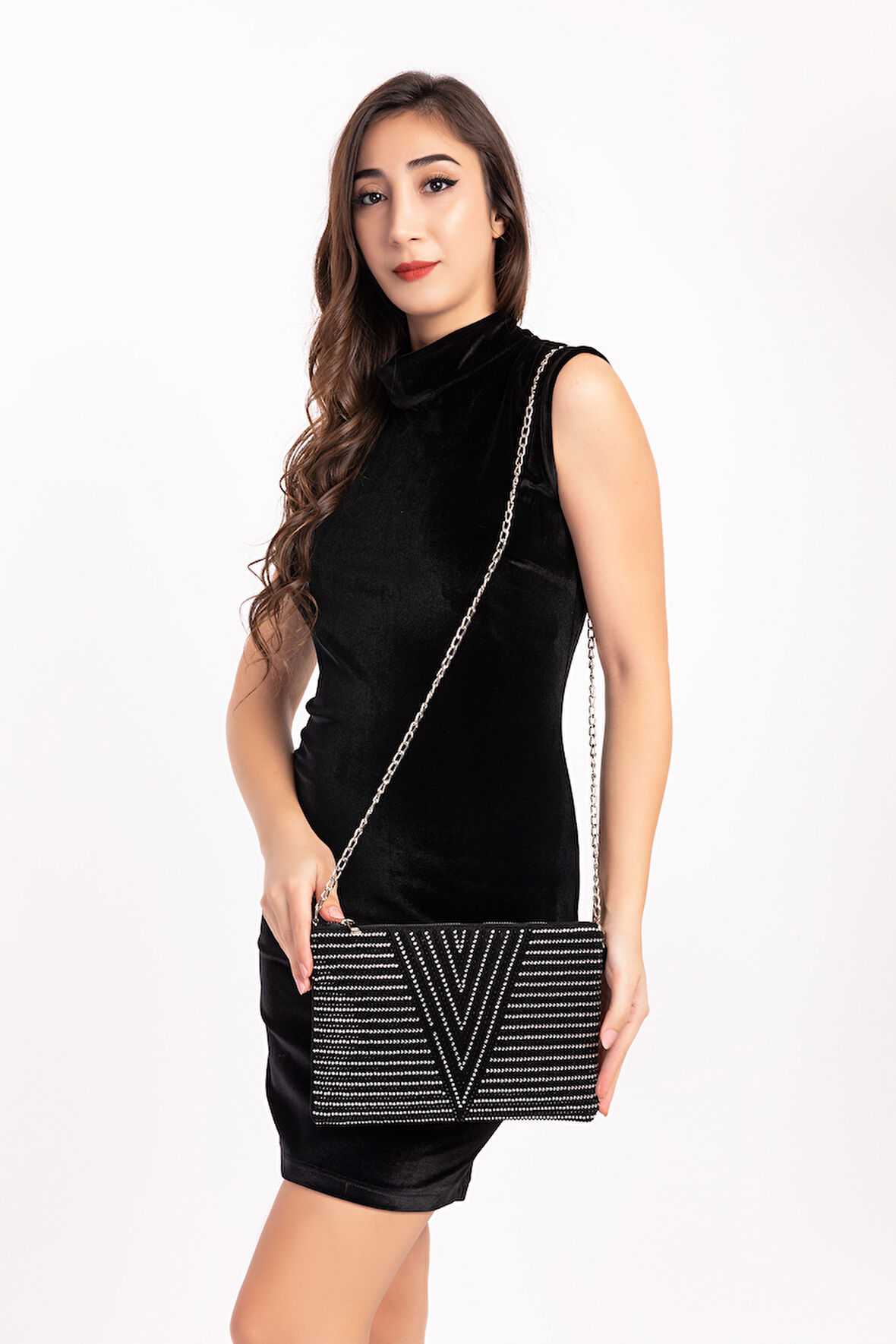 Gondol Kadın Taş İşlemeli  Zincir Askılı  Şık Çanta ald.210 - Siyah Taşlı